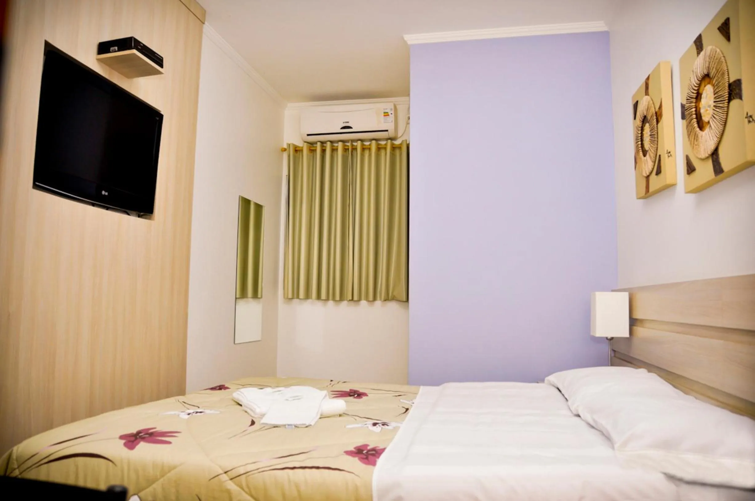 Bedroom, Bed in Hotel Castro Mendes