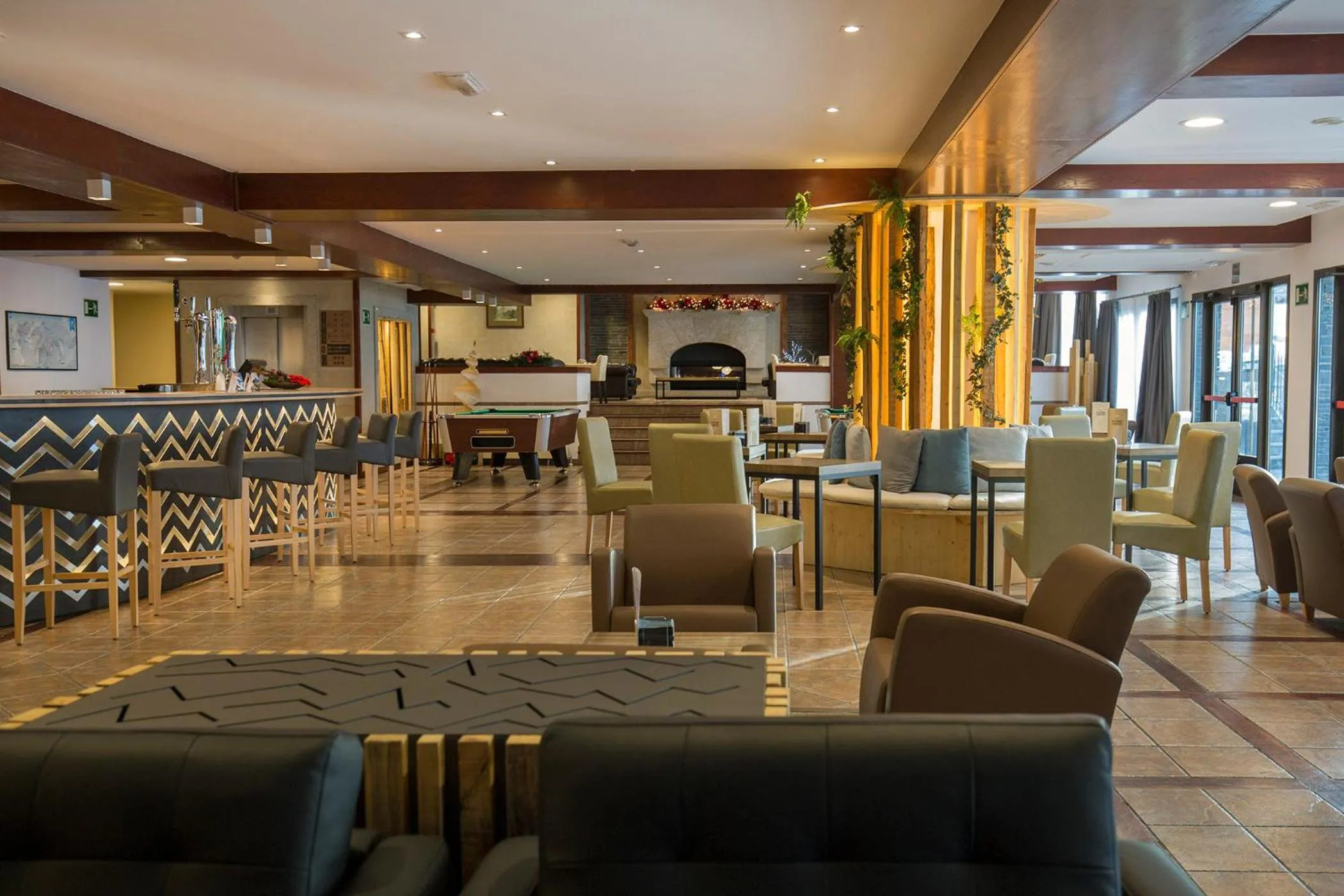 Restaurant/places to eat in Hotel Piolets Soldeu Centre by Nexta