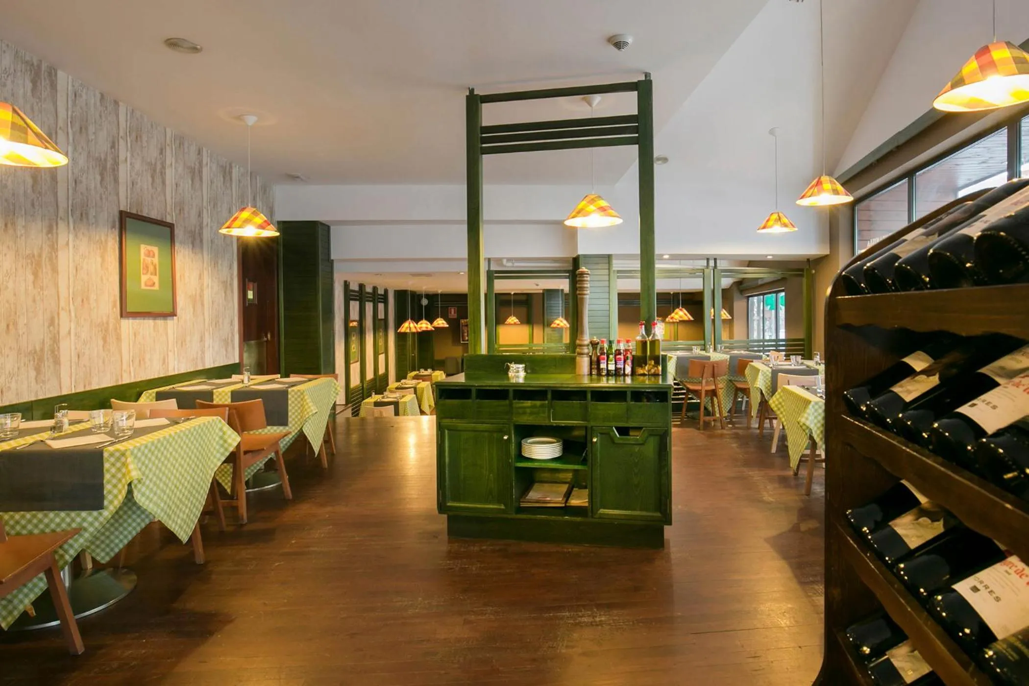 Restaurant/places to eat in Hotel Piolets Soldeu Centre by Nexta