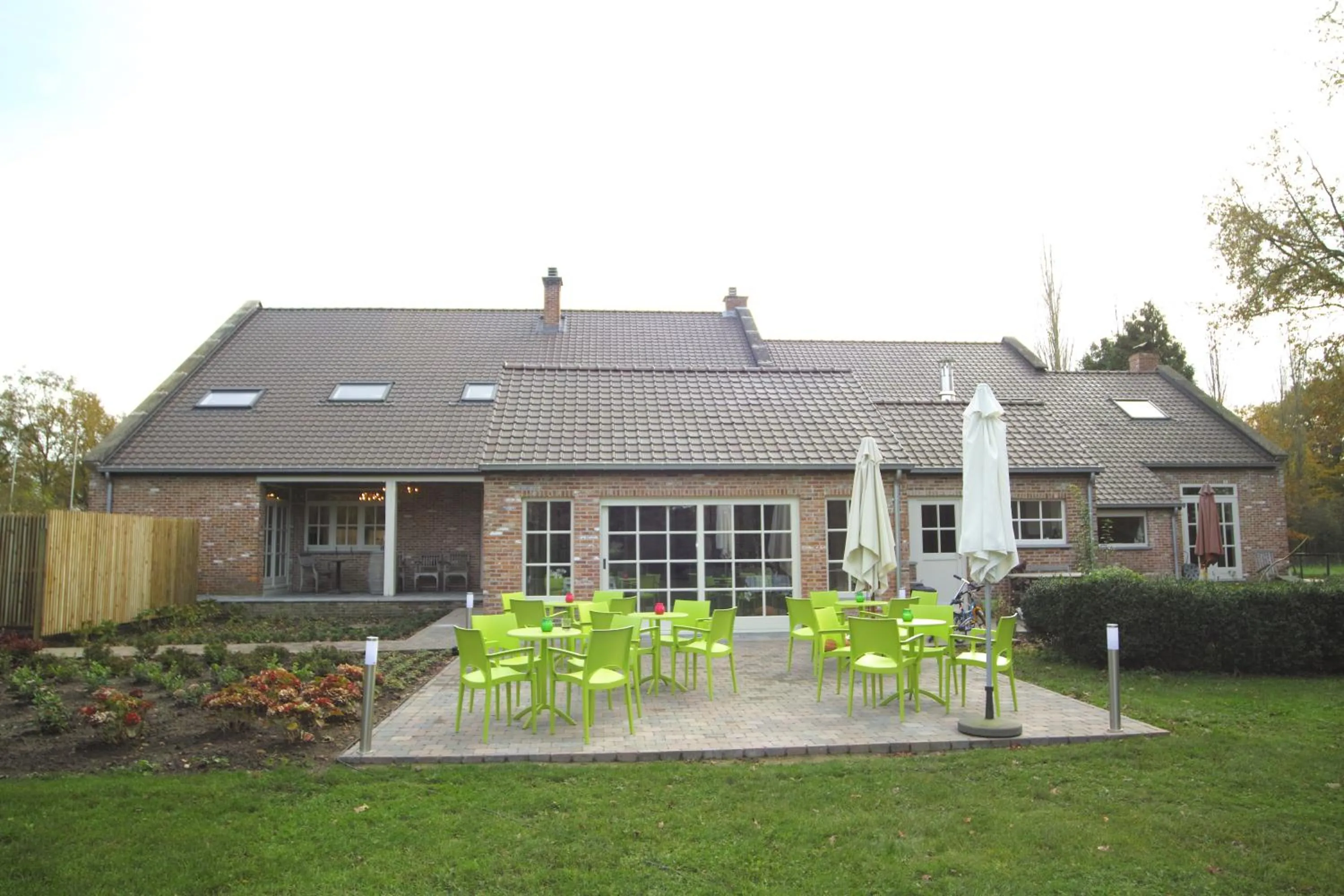Property building in Bed & Breakfast De Kleine Magnolia