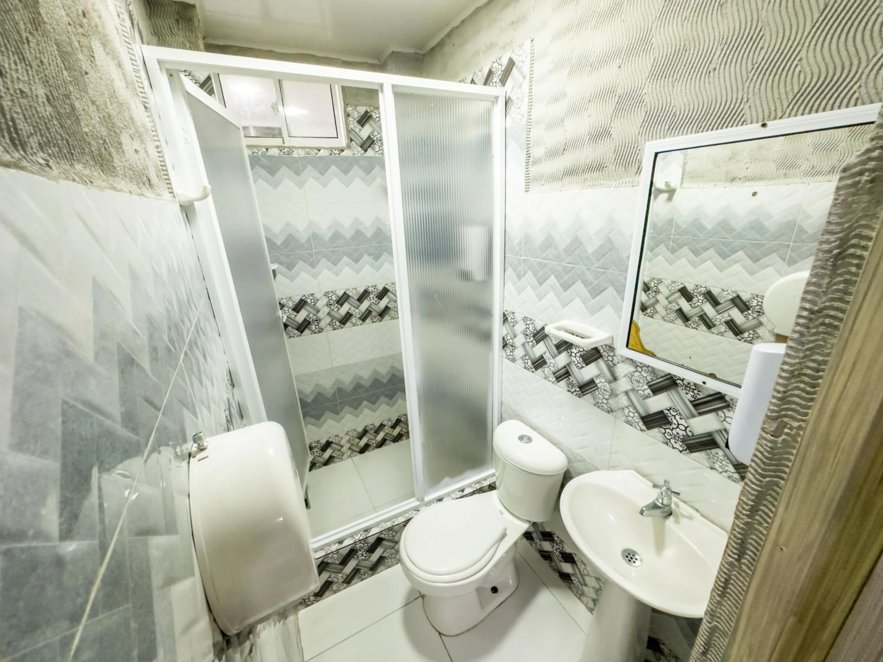 Shower in Hotel Bello Caribe Rodadero