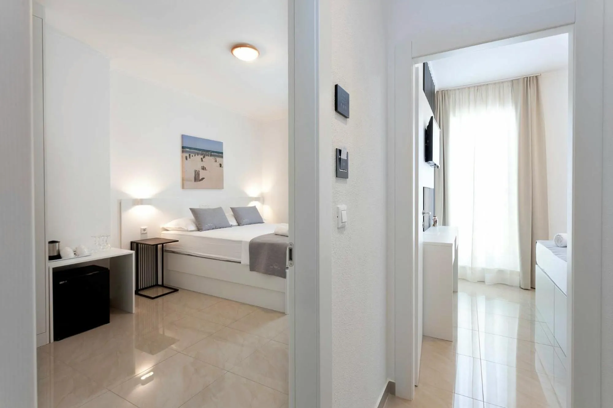 Bed in Sunset Split Rooms