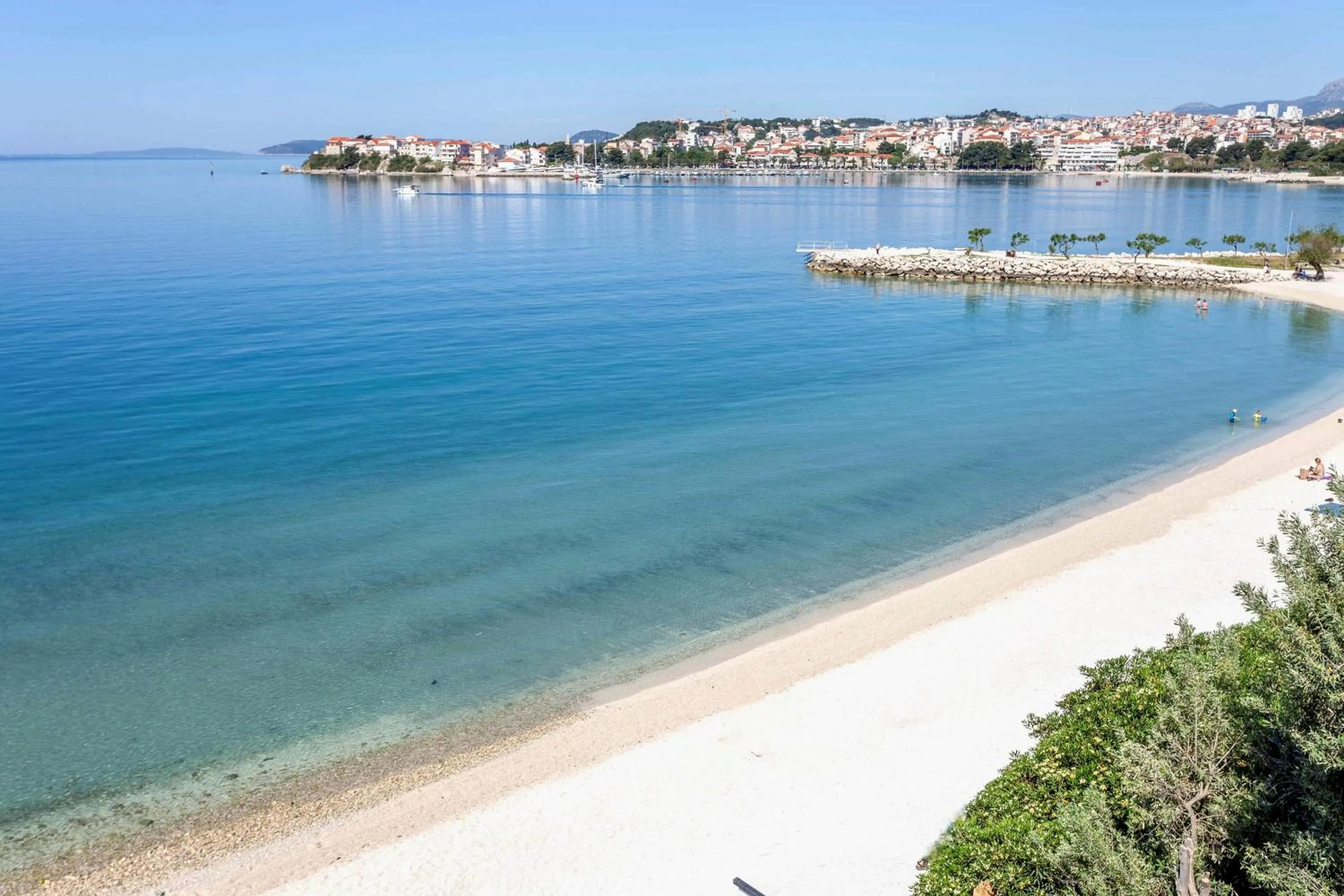 Day in Sunset Split Rooms