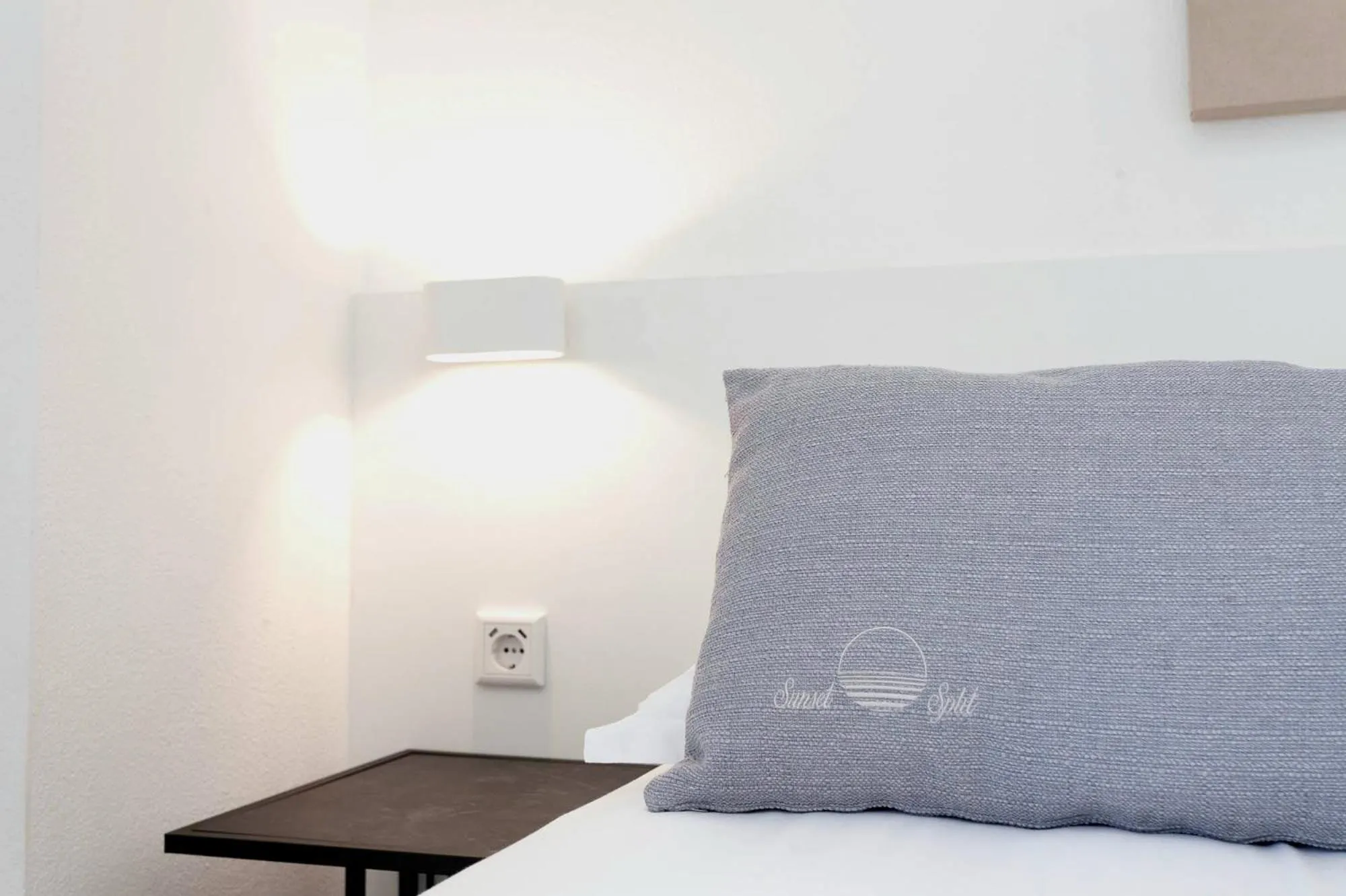 Bed in Sunset Split Rooms