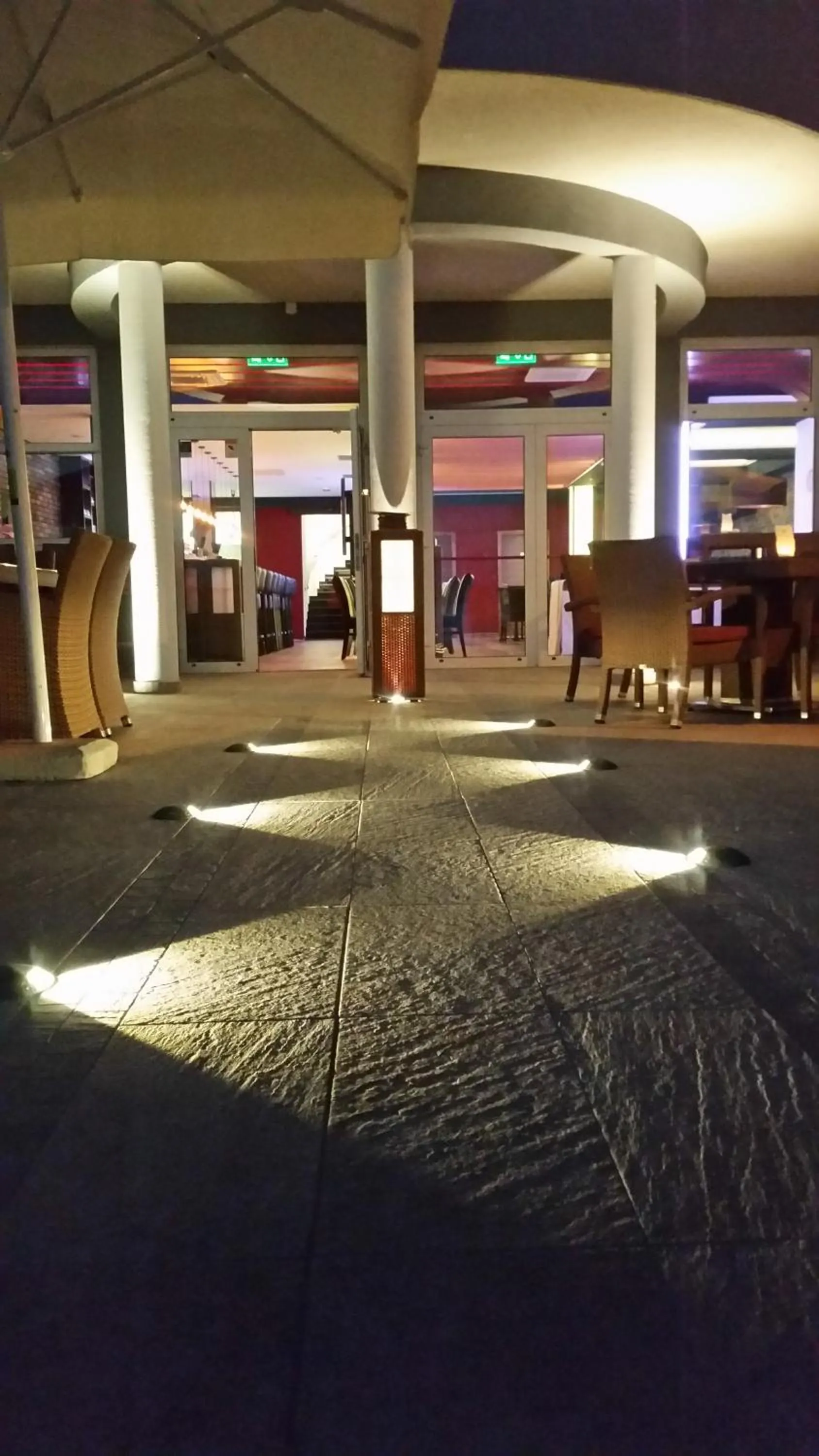 Restaurant/places to eat in Sunset Split Rooms