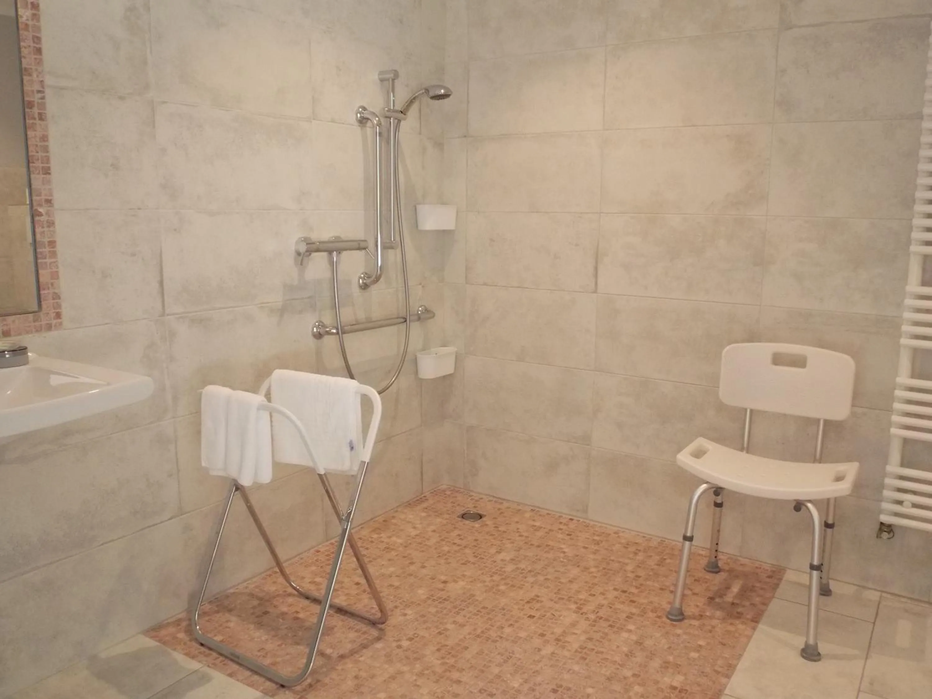 Bathroom in Au Relais Provencal