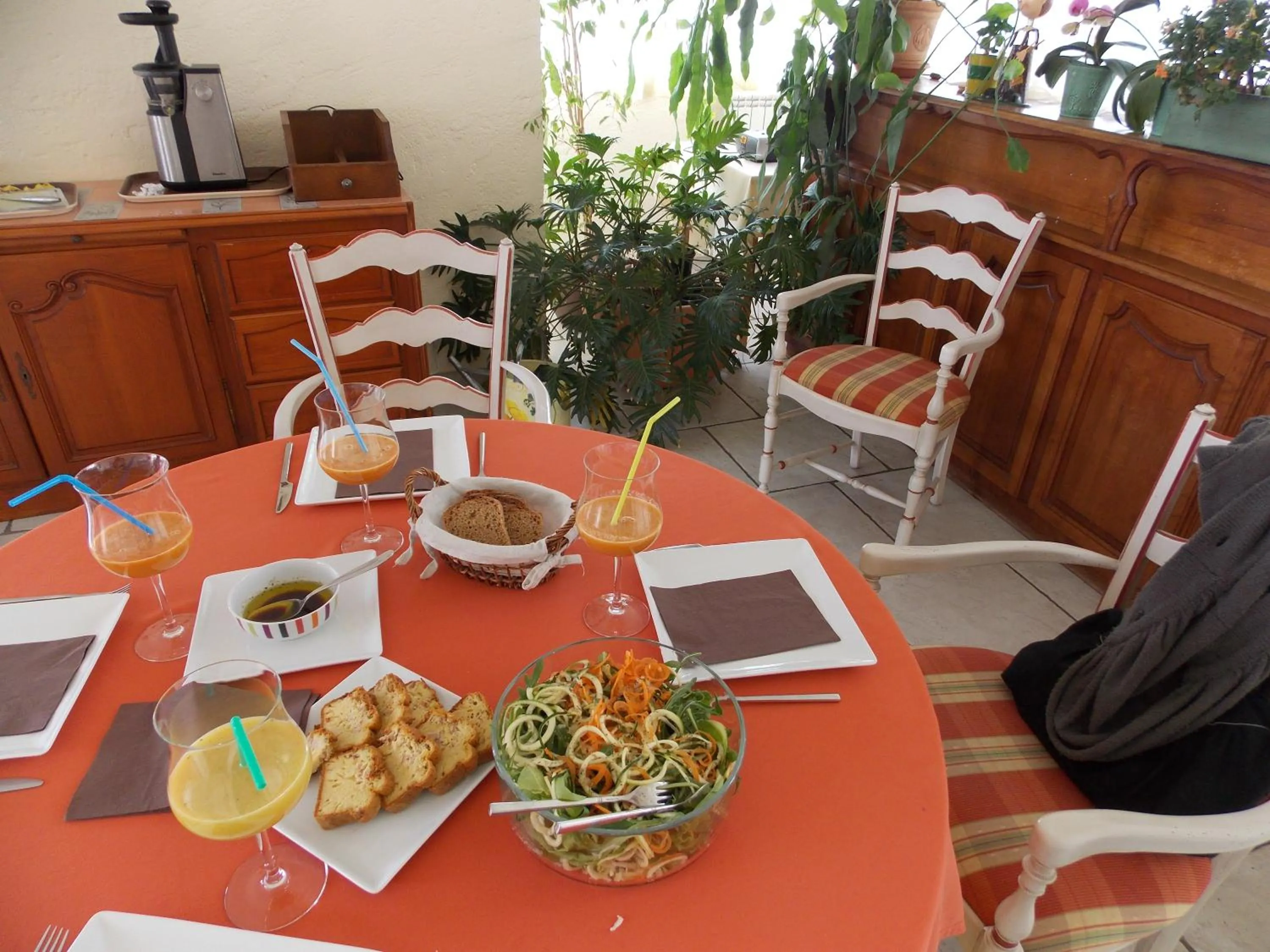 Meals in Au Relais Provencal