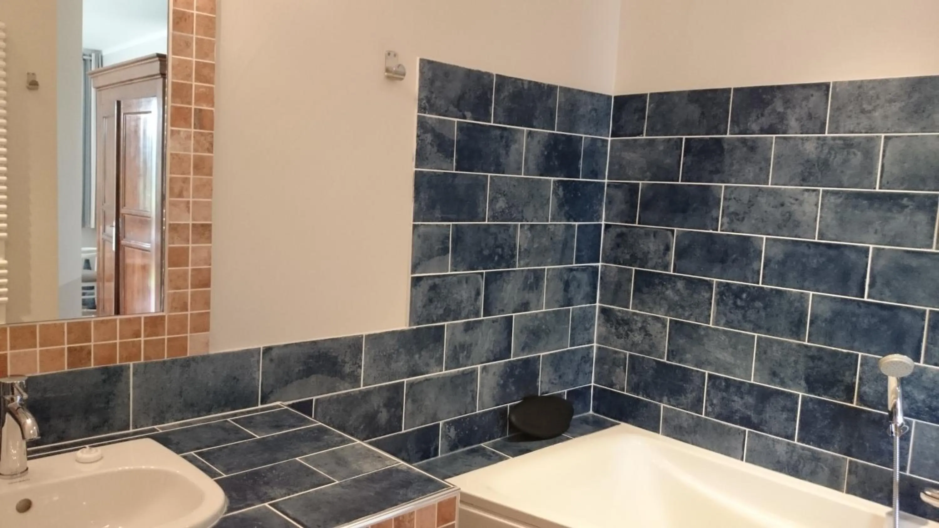 Bathroom in Au Relais Provencal