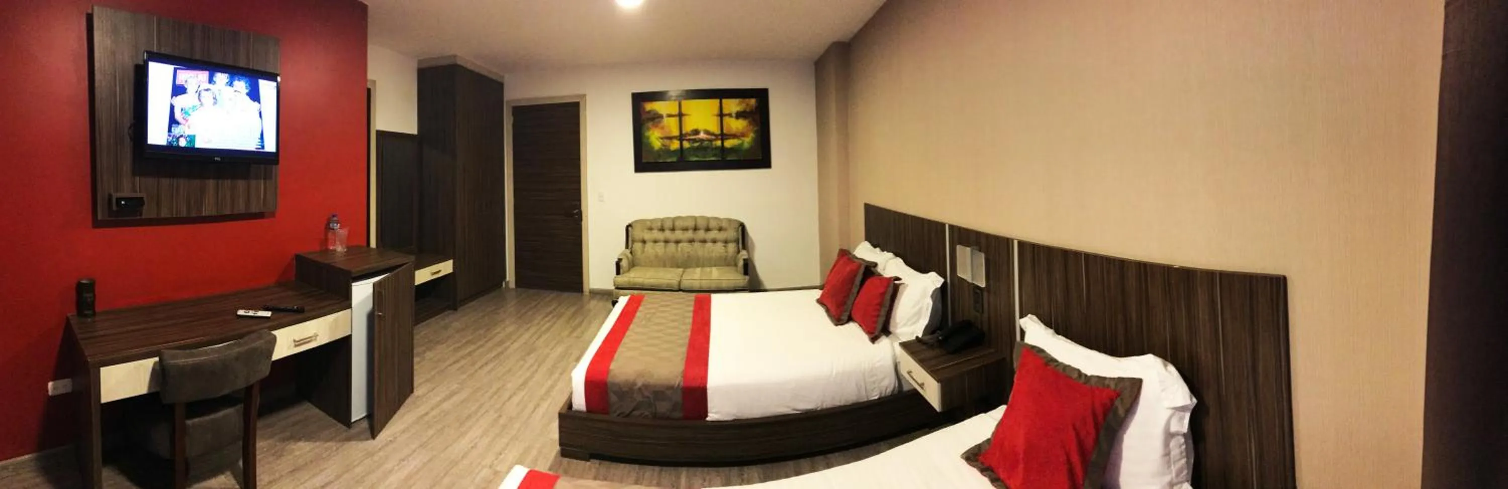 TV and multimedia in Hotel Santiago de Compostella Suites