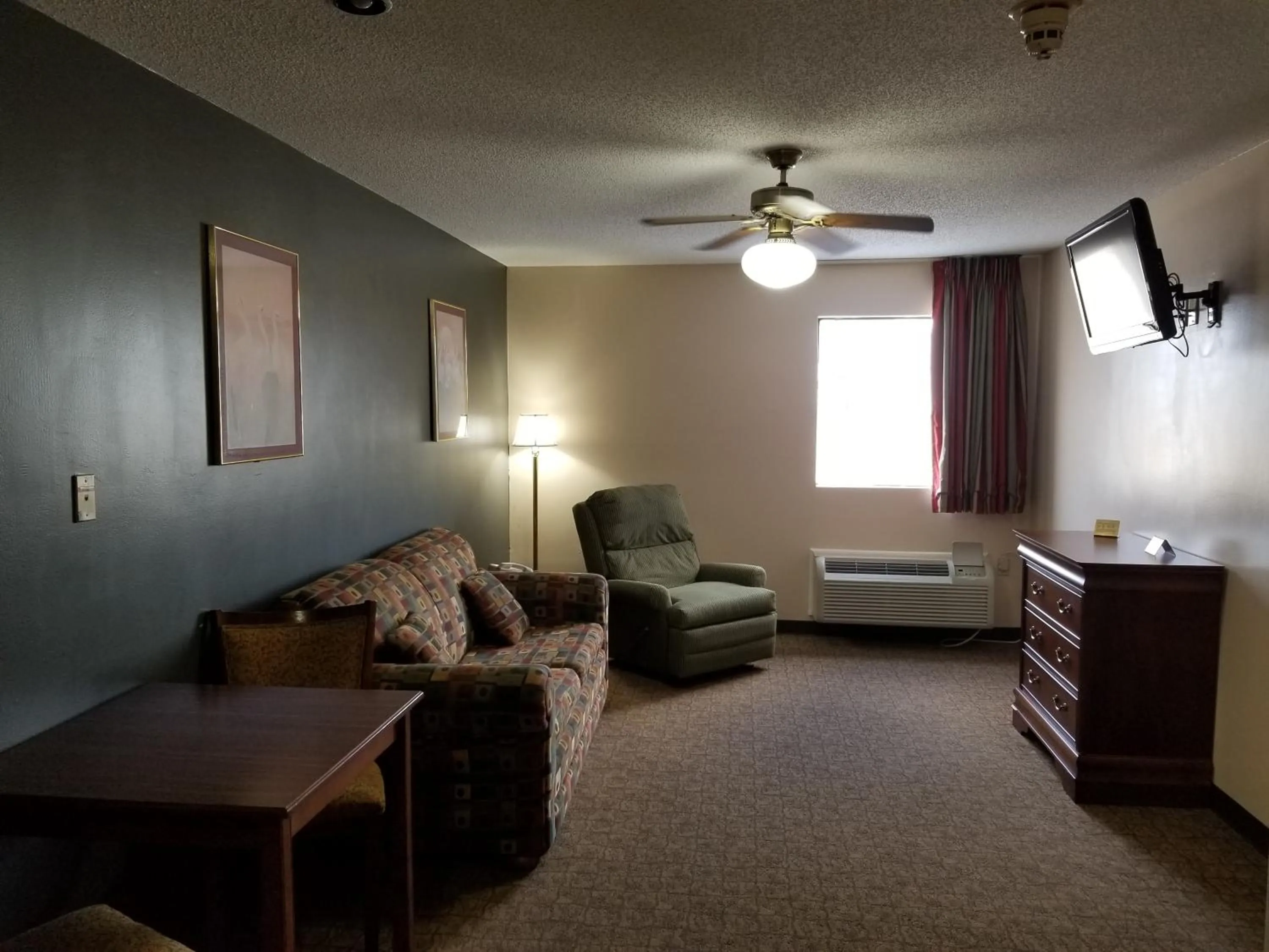 Living room in Briarwood Inn
