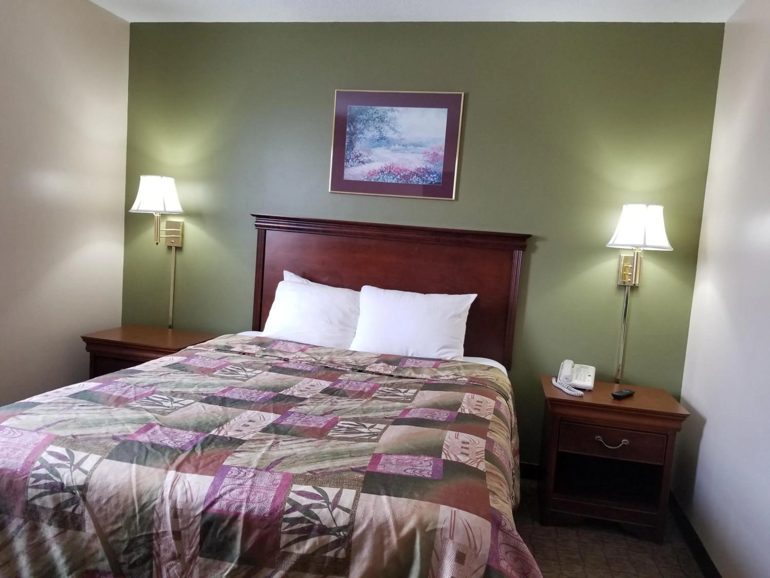 Bed in Briarwood Inn