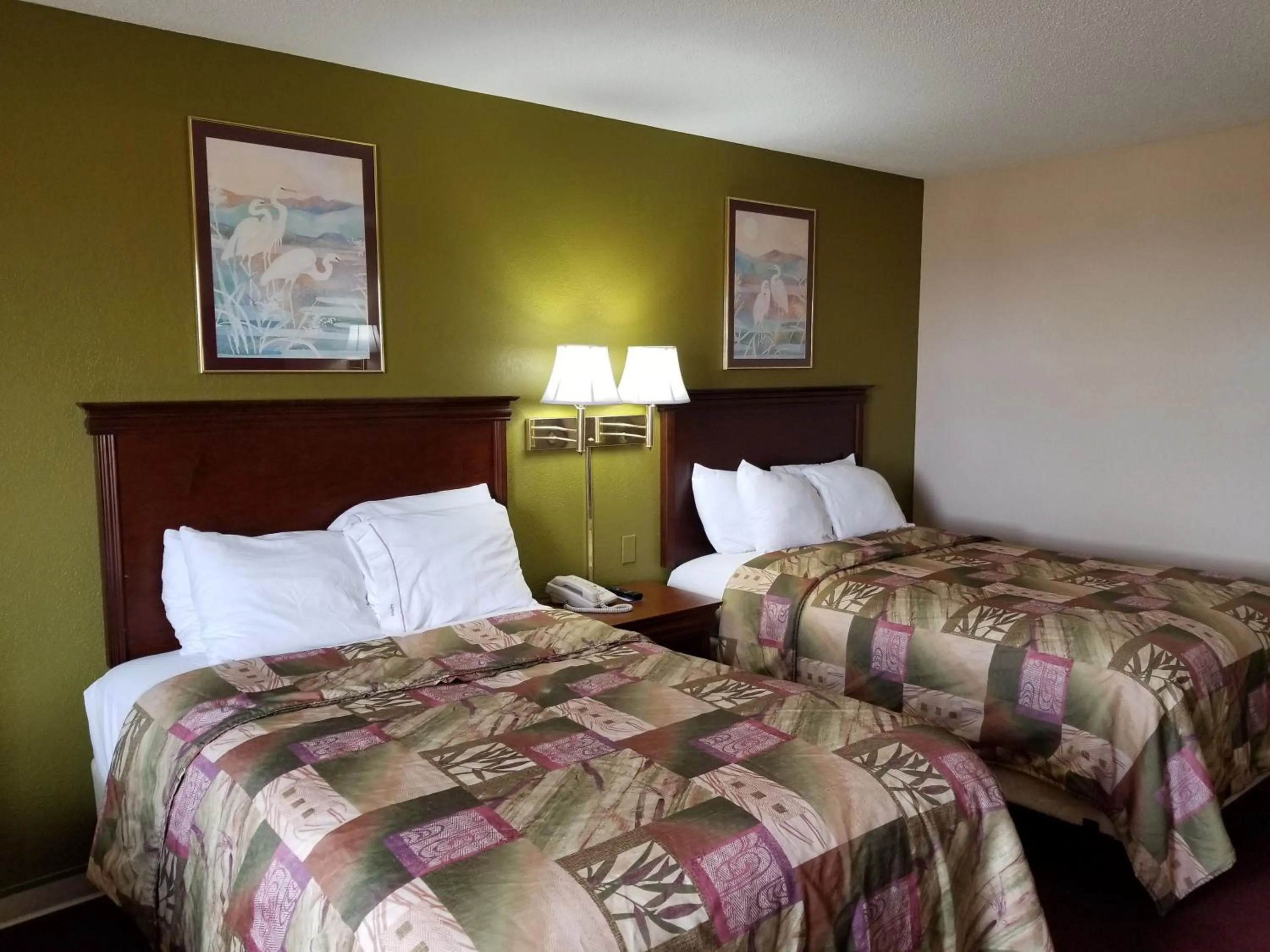 Bed in Briarwood Inn