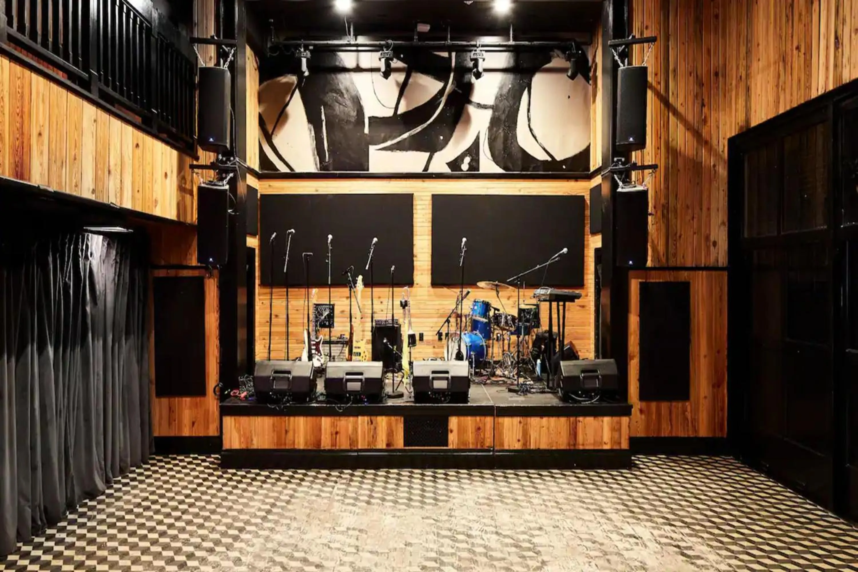 Entertainment in Ace Hotel New Orleans