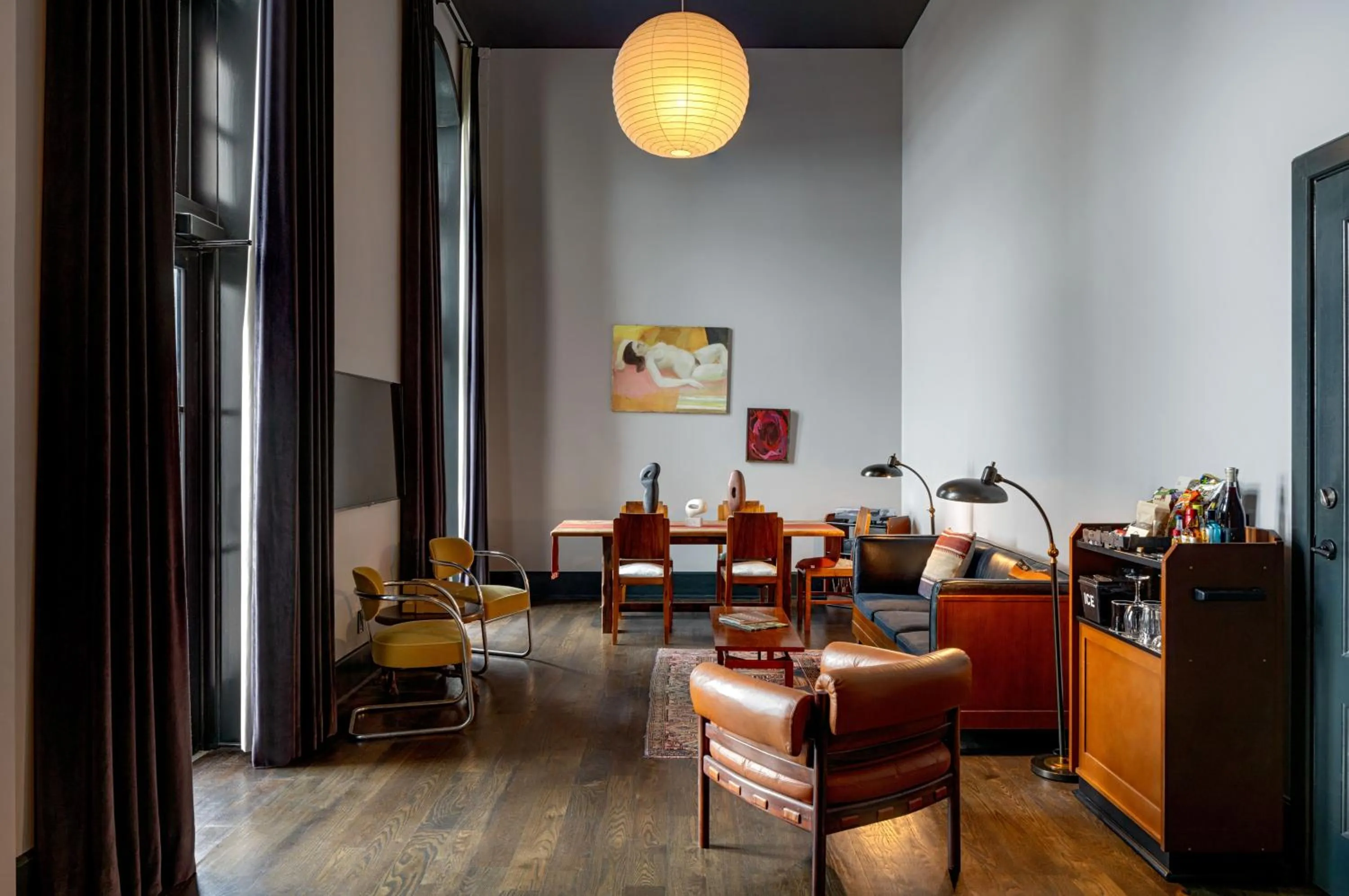 Living room in Ace Hotel New Orleans