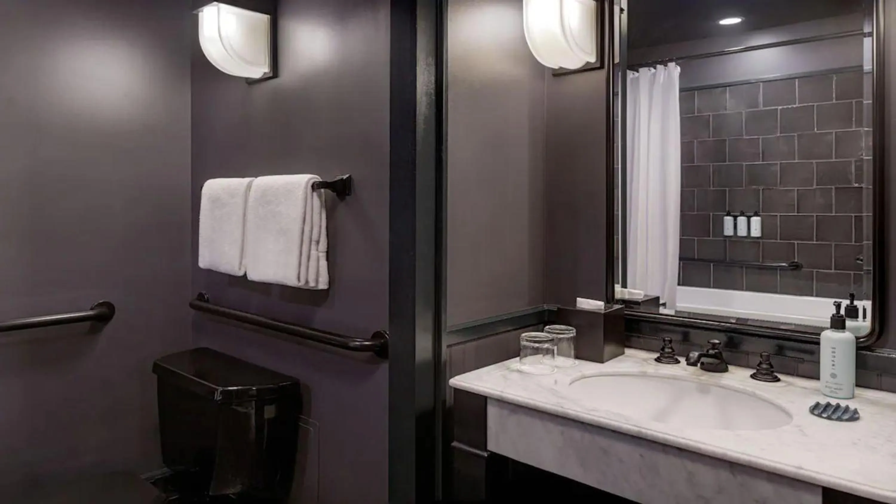 Bathroom in The Barnett, part of JdV by Hyatt