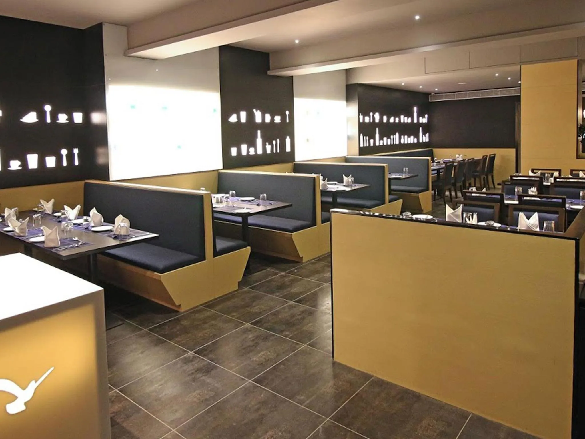 Meals in Hotel German Palace Near to Airport