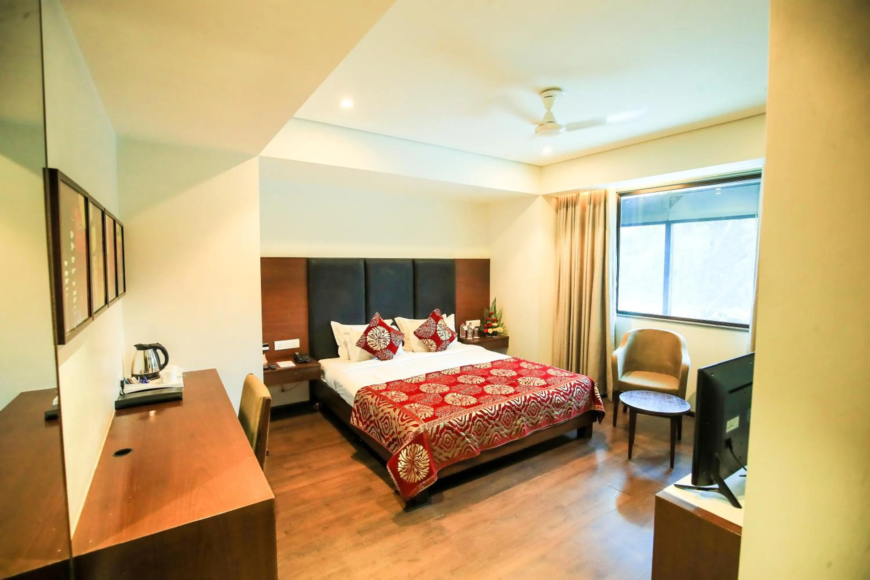 Bedroom, Bed in Hotel German Palace Near to Airport