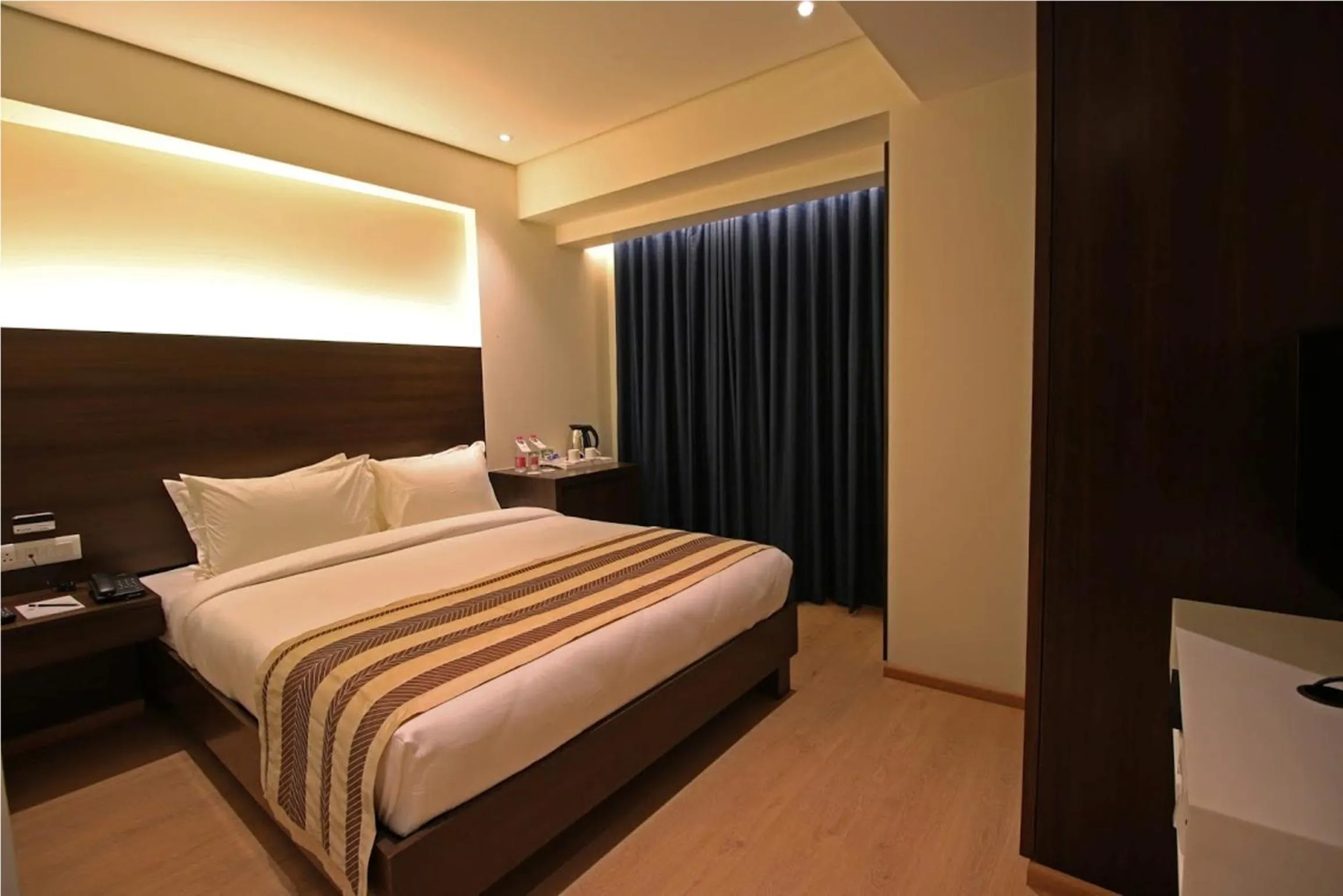 Bedroom, Bed in Hotel German Palace Near to Airport