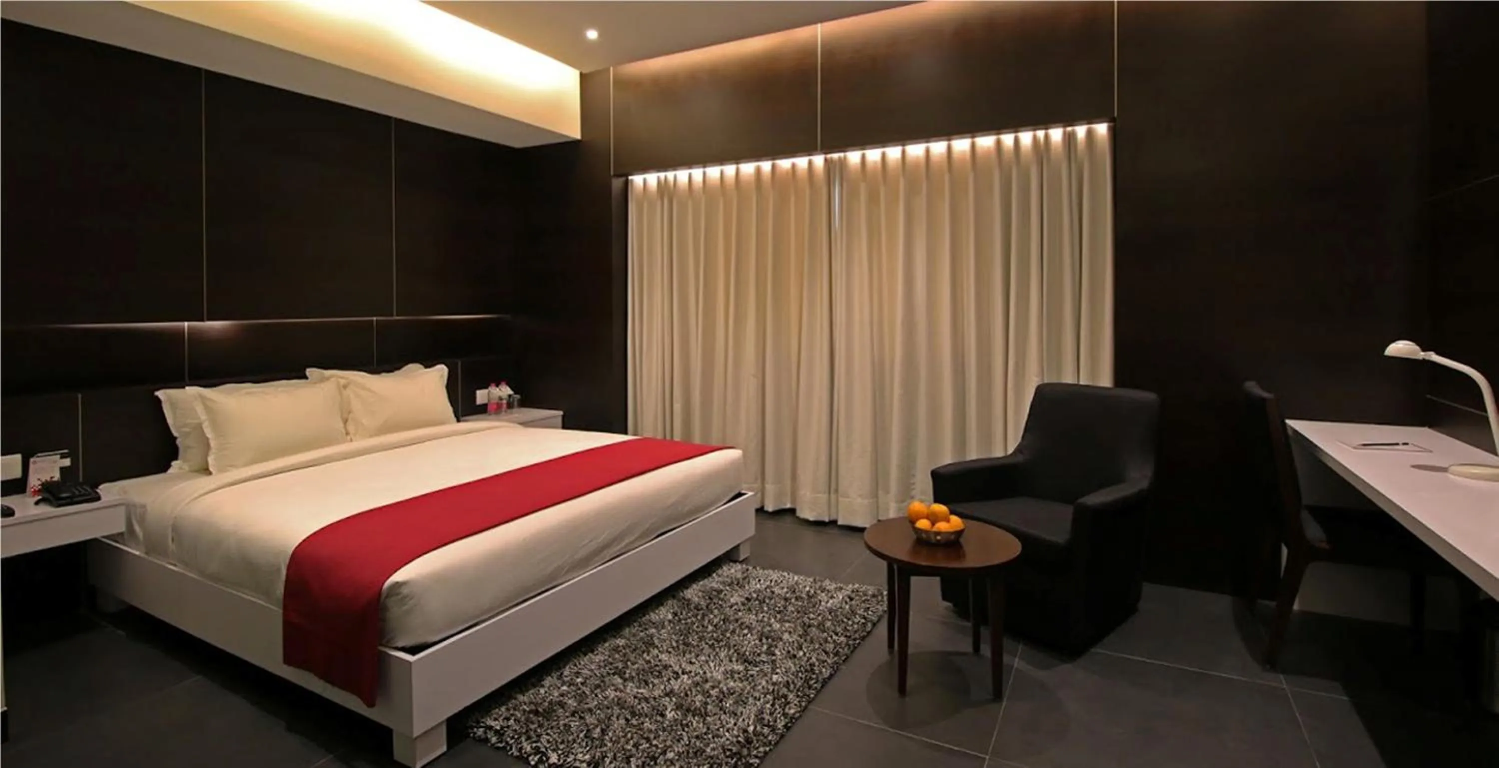 TV and multimedia, Bed in Hotel German Palace Near to Airport