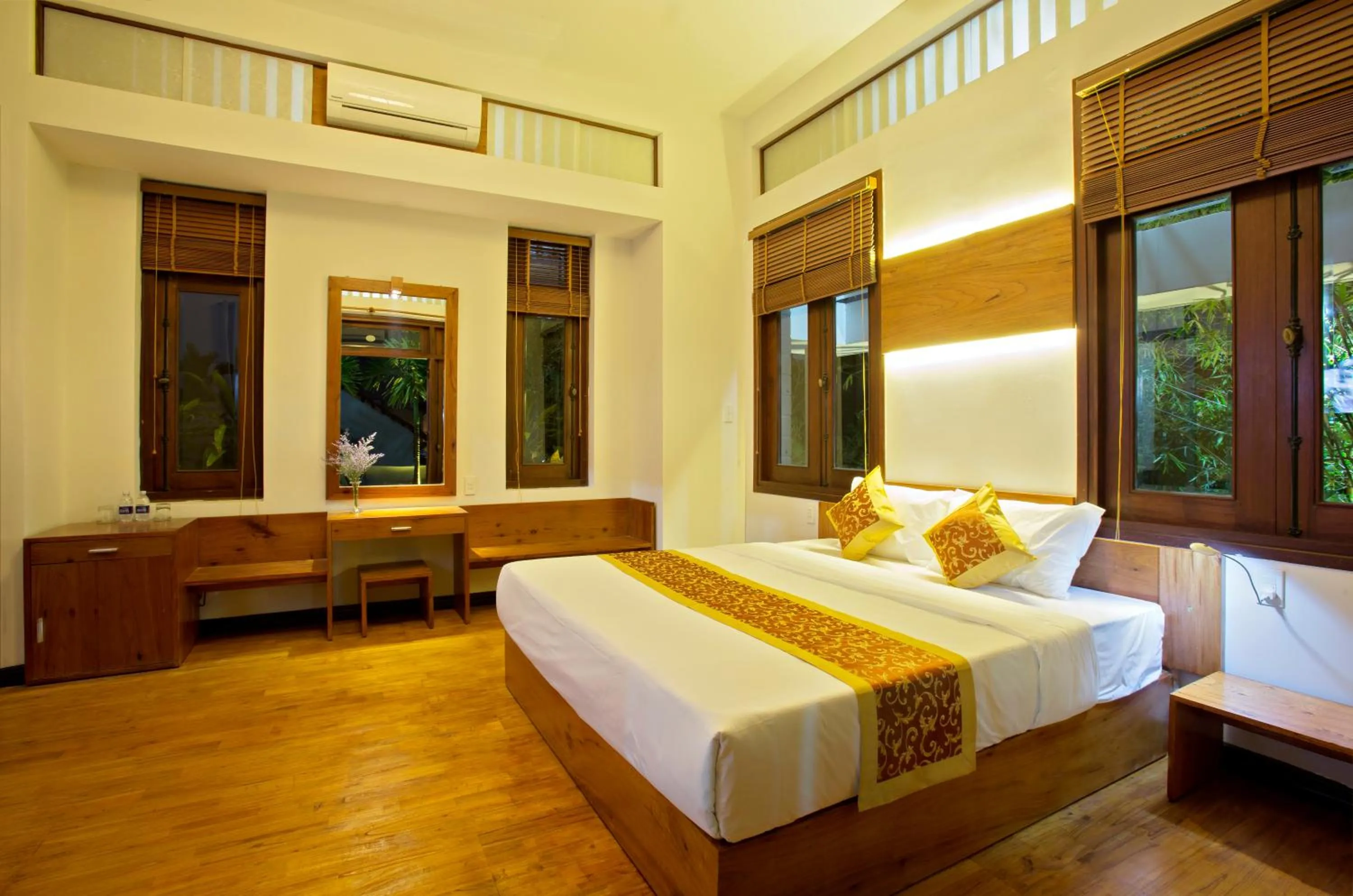 Bed in Hanging Garden Hoi An