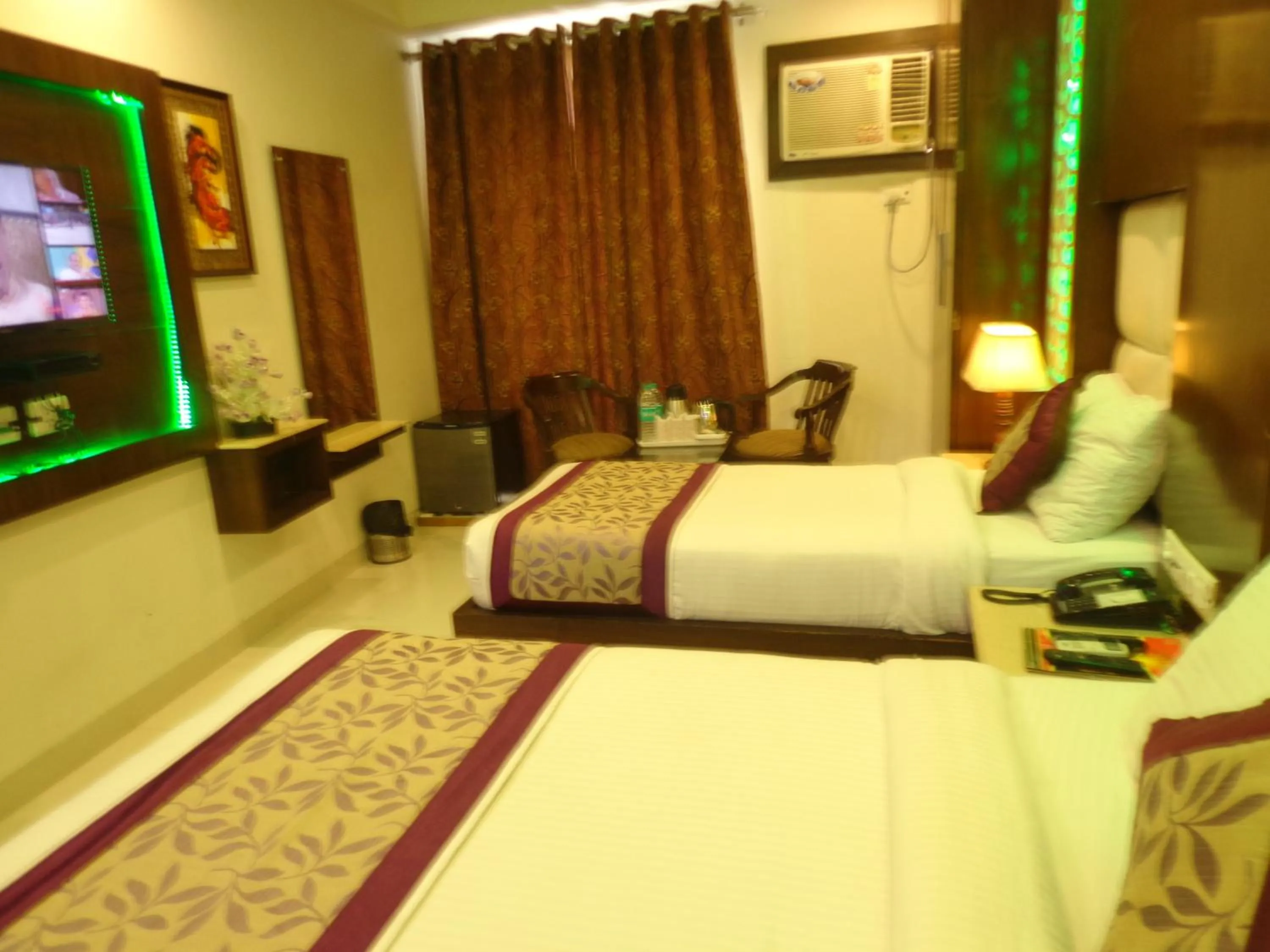 Bedroom, Bed in NEW RANOVATED Hotel Station View Opposite New Delhi Railway