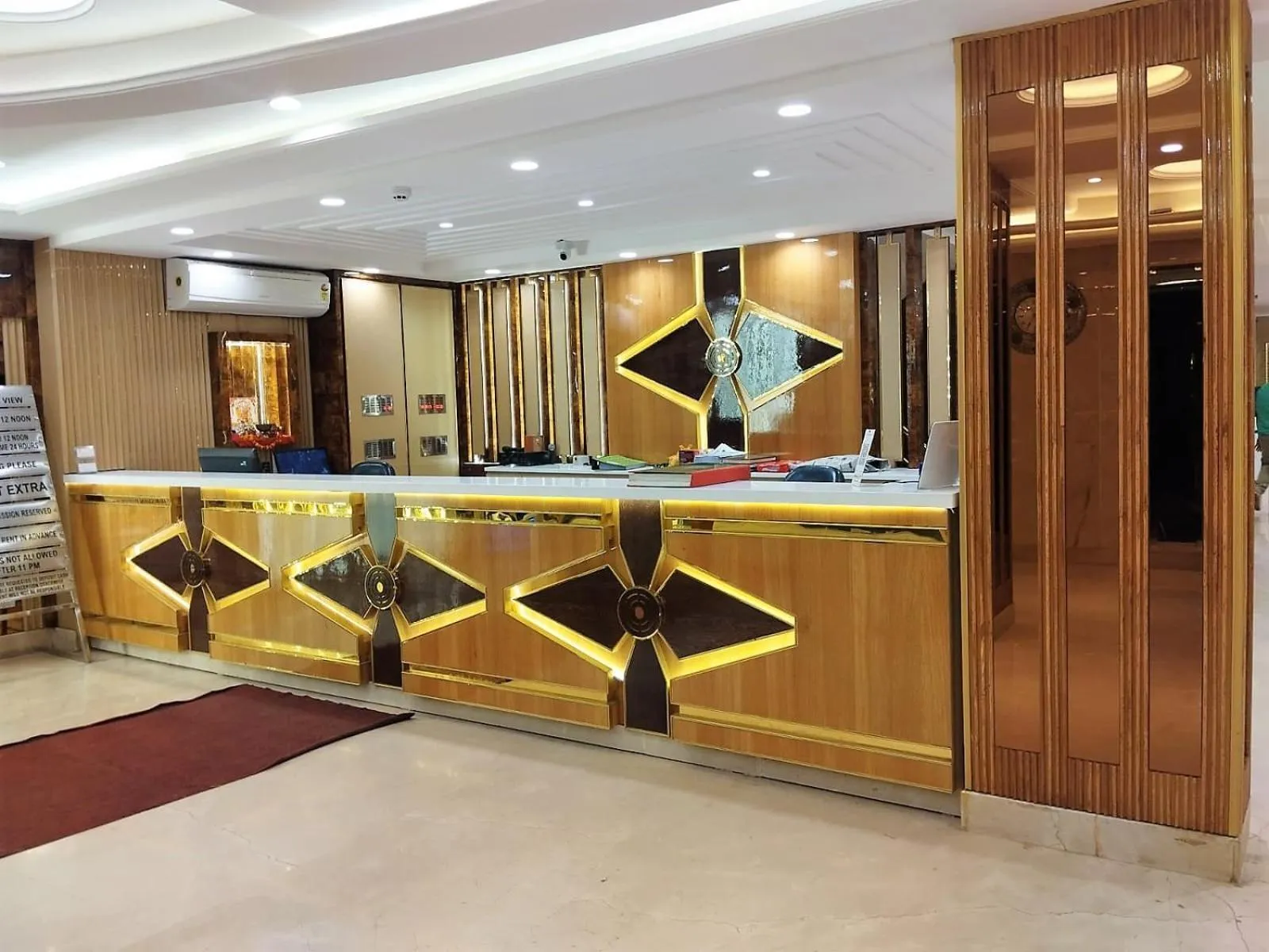 NEW RANOVATED Hotel Station View Opposite New Delhi Railway