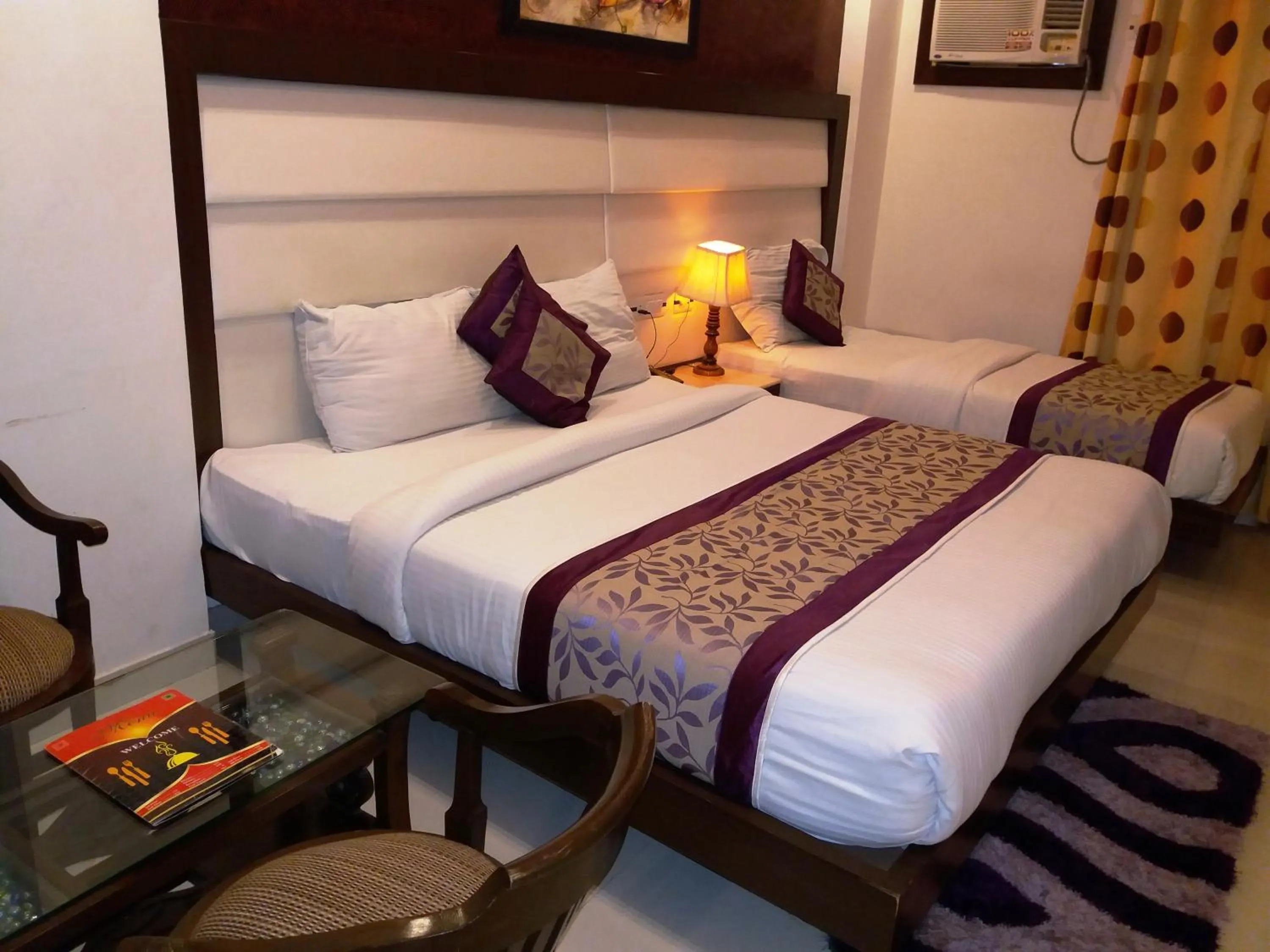 Bedroom, Bed in NEW RANOVATED Hotel Station View Opposite New Delhi Railway