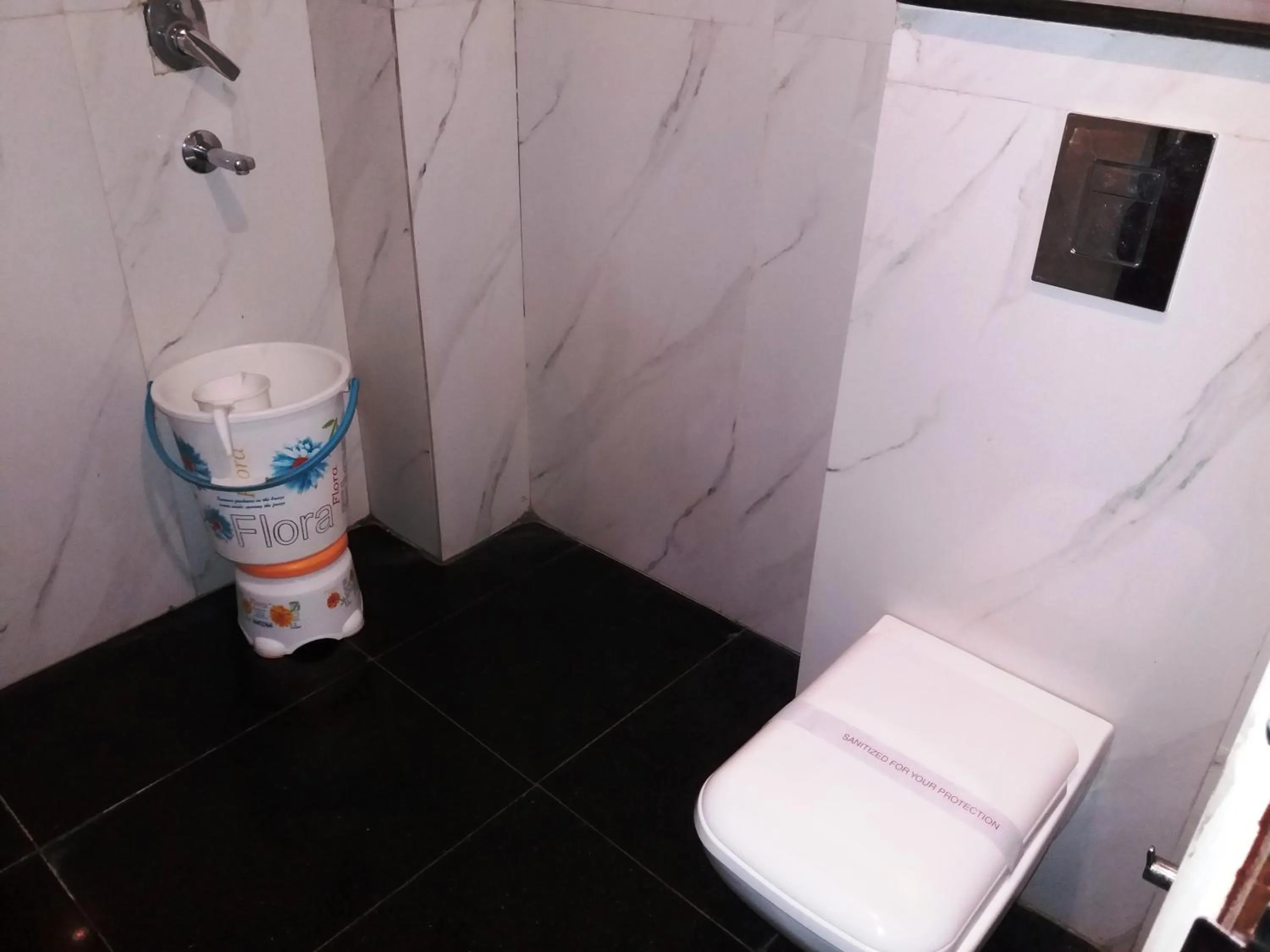 Bathroom in NEW RANOVATED Hotel Station View Opposite New Delhi Railway