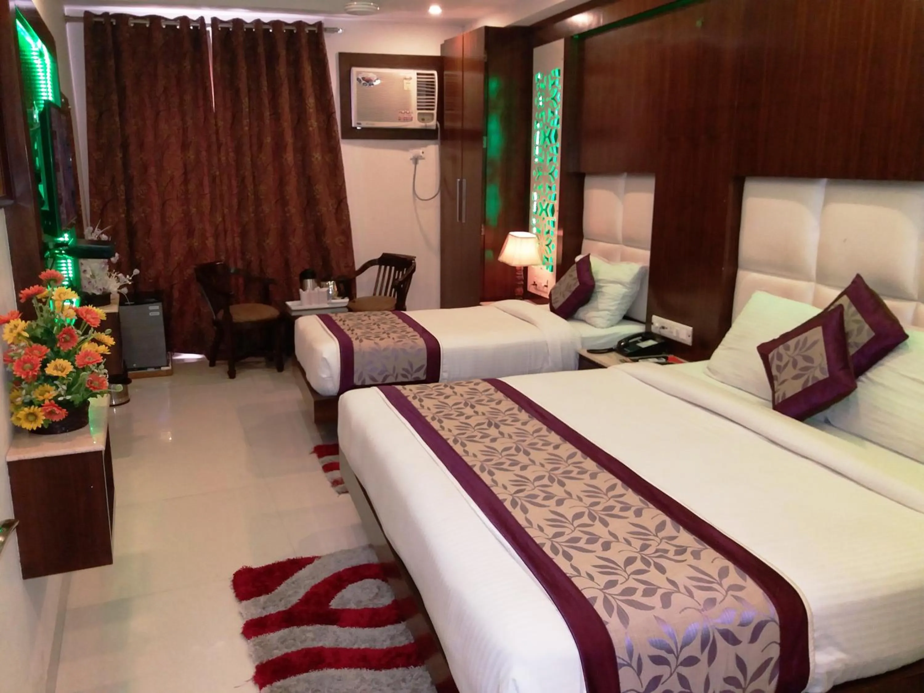 Bedroom, Bed in NEW RANOVATED Hotel Station View Opposite New Delhi Railway