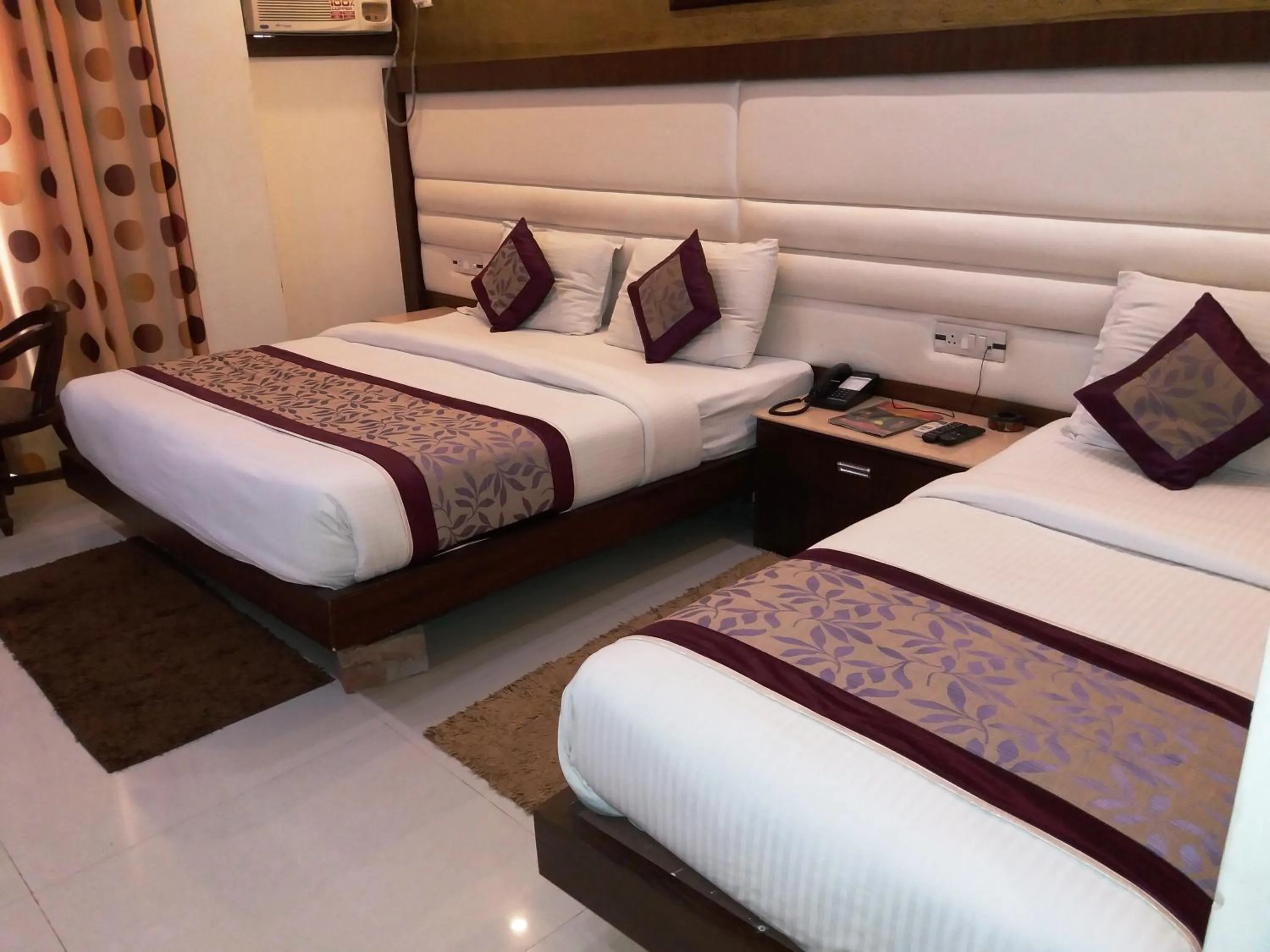 Bedroom, Bed in NEW RANOVATED Hotel Station View Opposite New Delhi Railway