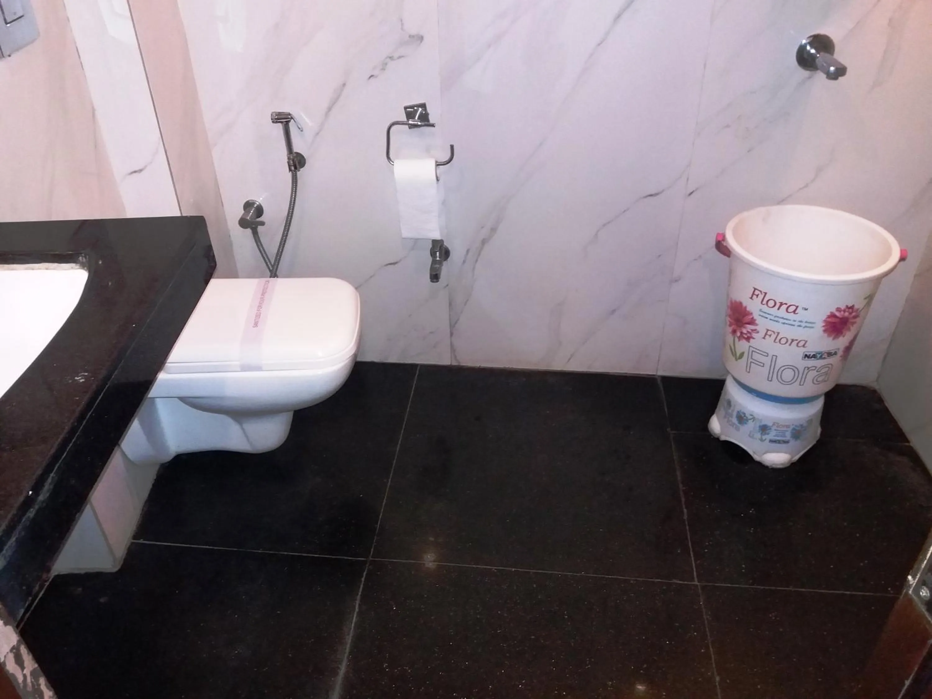 Bathroom in NEW RANOVATED Hotel Station View Opposite New Delhi Railway