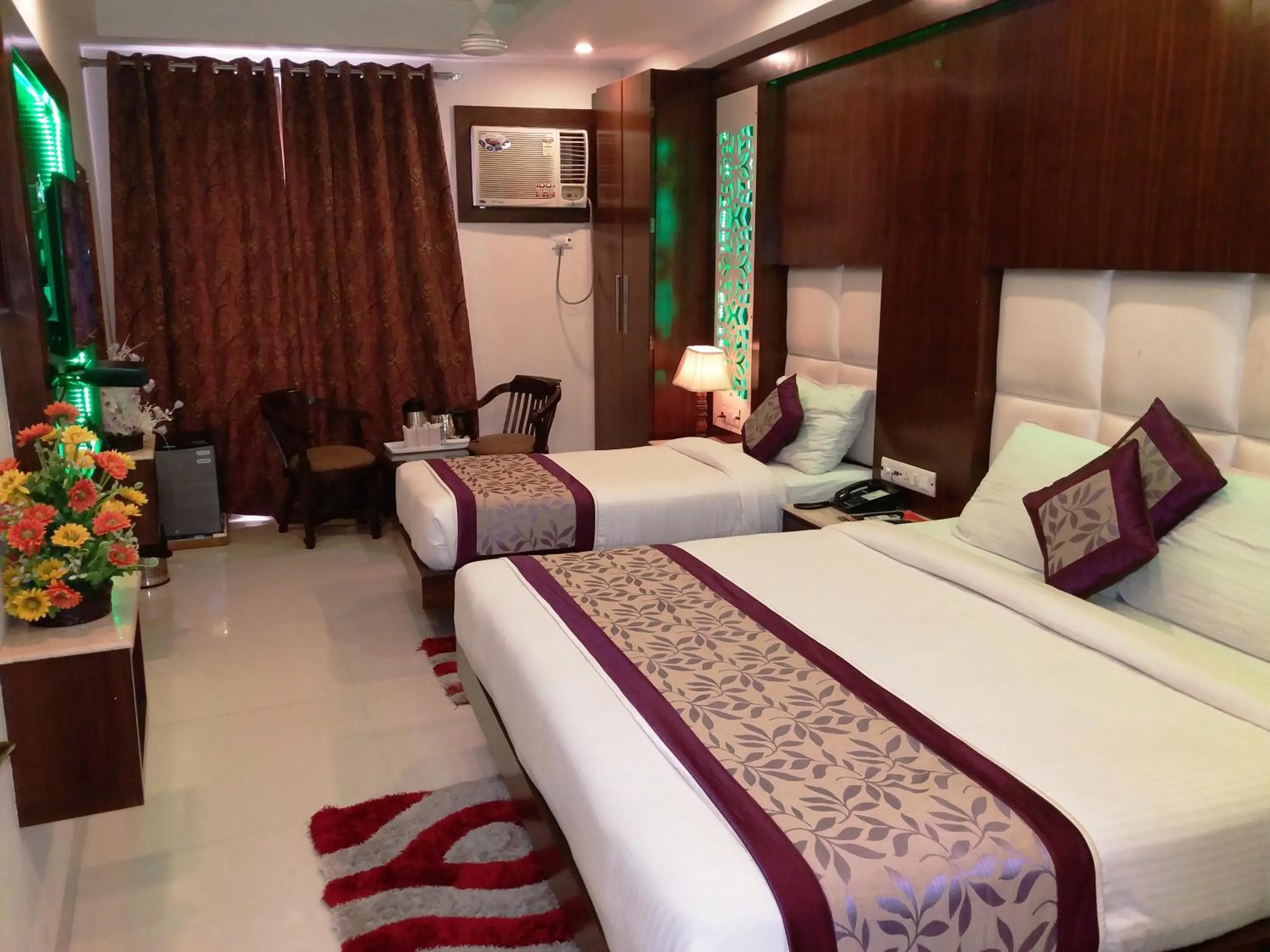 Bedroom, Bed in NEW RANOVATED Hotel Station View Opposite New Delhi Railway