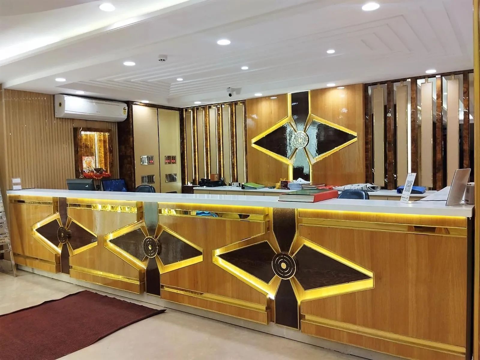 NEW RANOVATED Hotel Station View Opposite New Delhi Railway