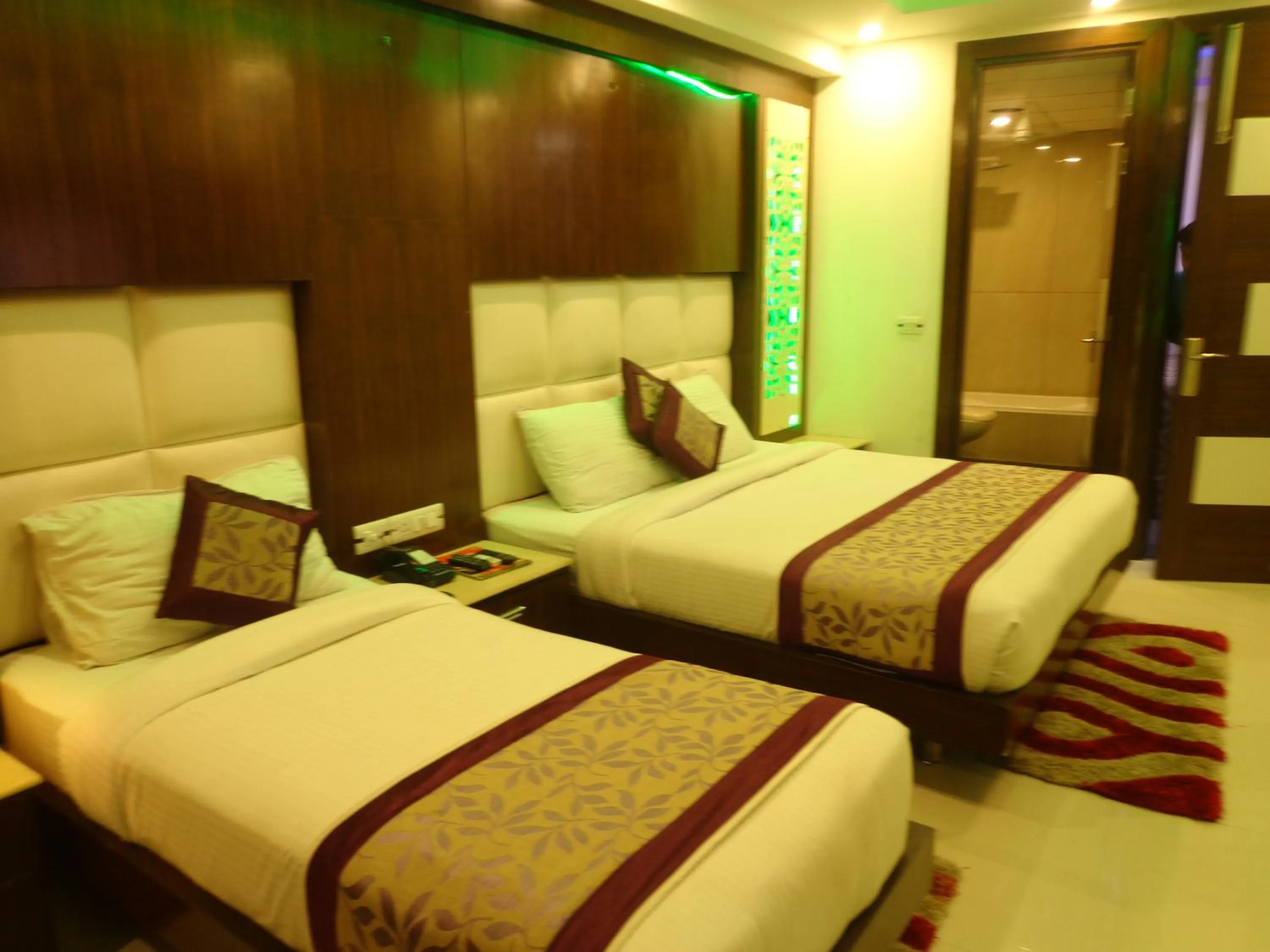 Bedroom, Bed in NEW RANOVATED Hotel Station View Opposite New Delhi Railway