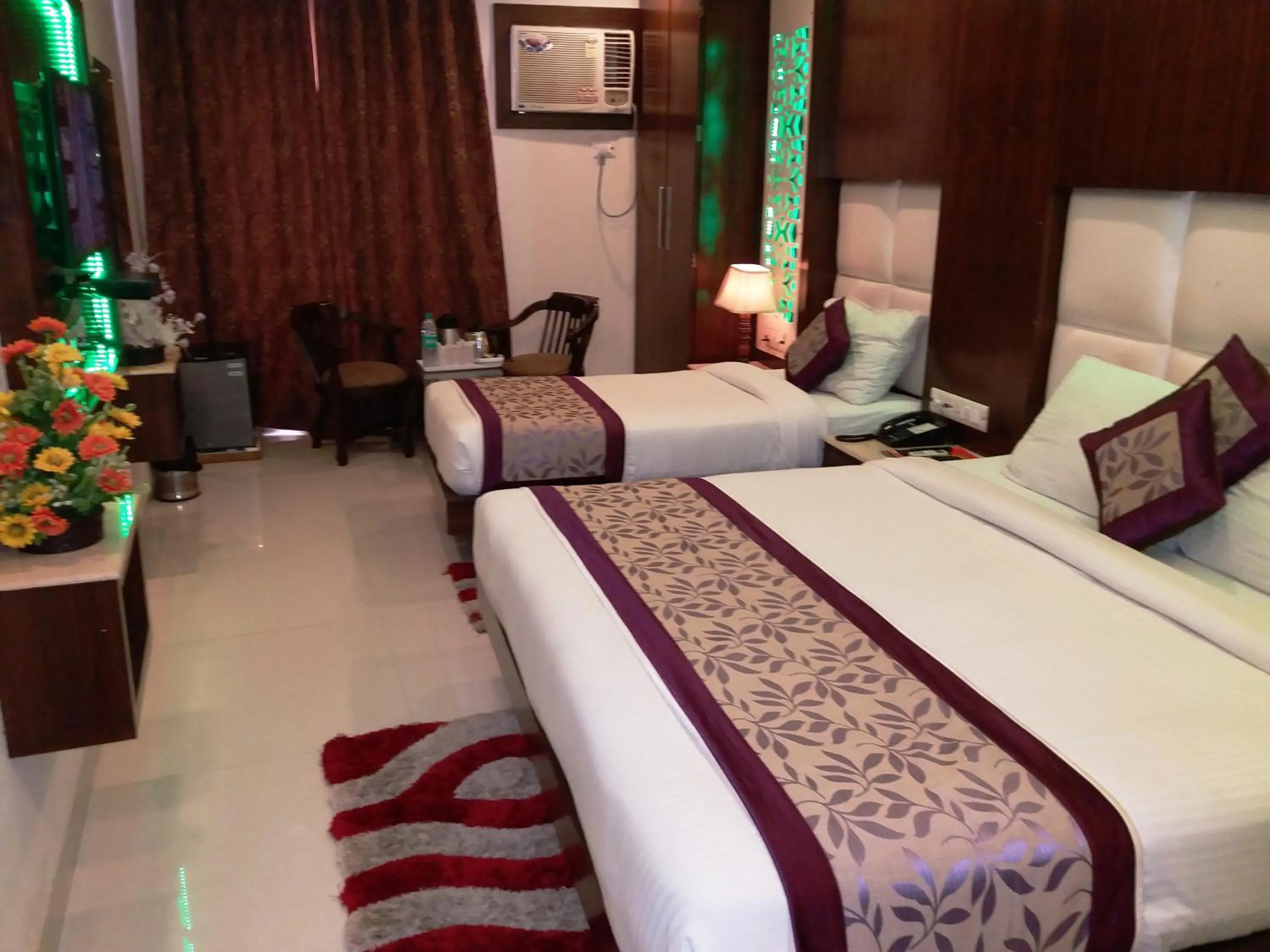 Bedroom, Bed in NEW RANOVATED Hotel Station View Opposite New Delhi Railway