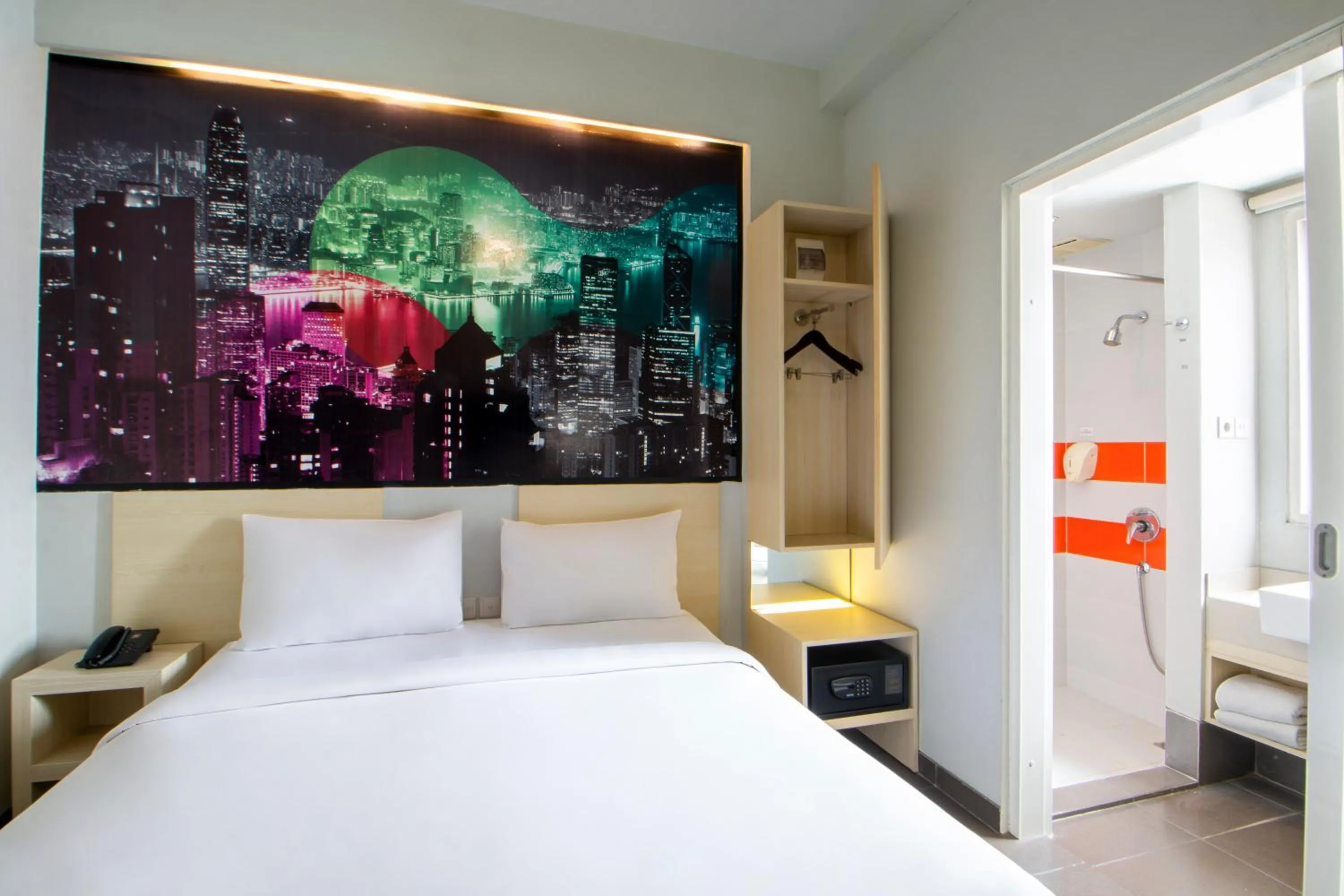 Bedroom, Bed in Cleo Balaikota Surabaya