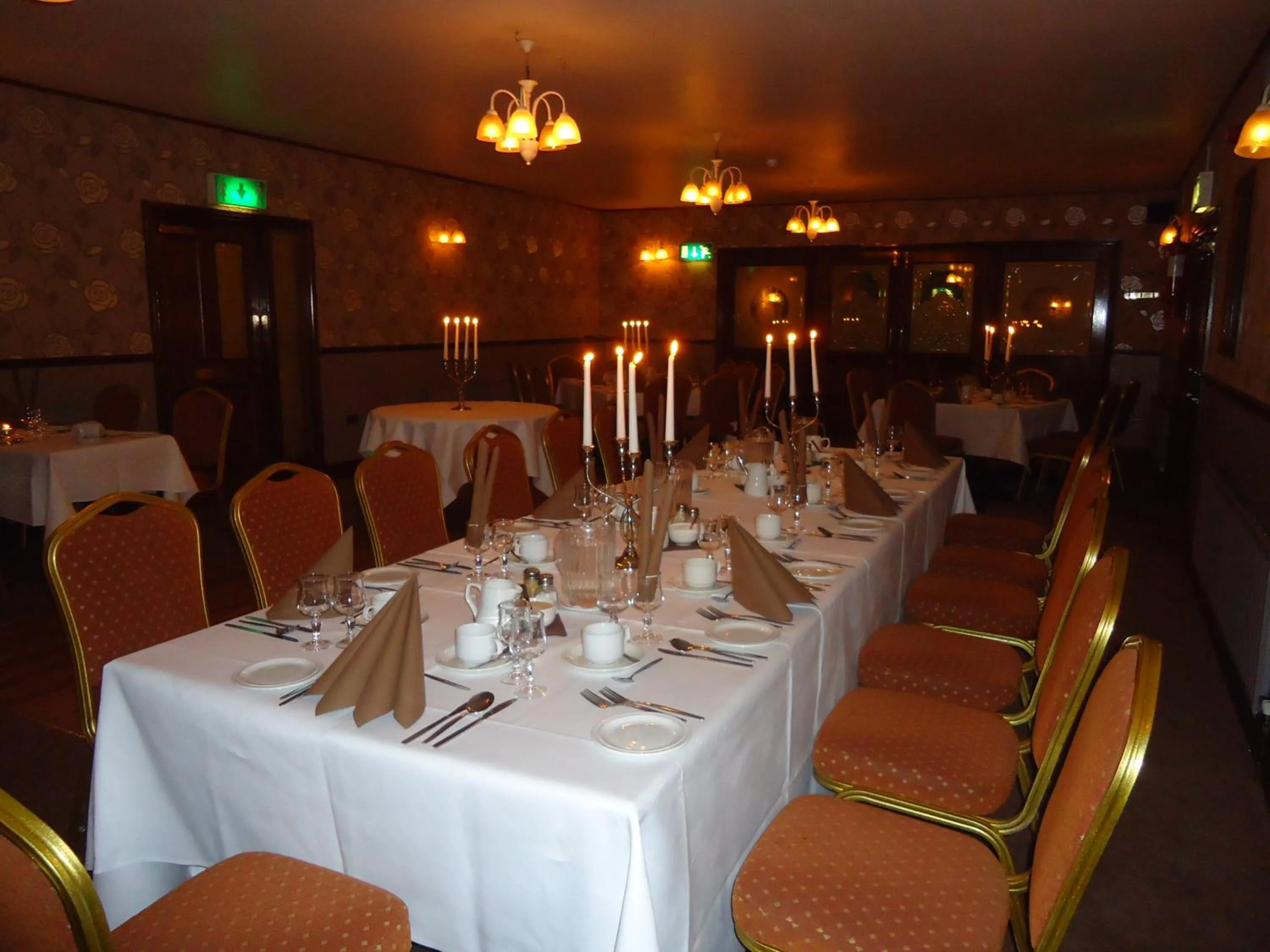 Restaurant/places to eat in Templemore Arms Hotel