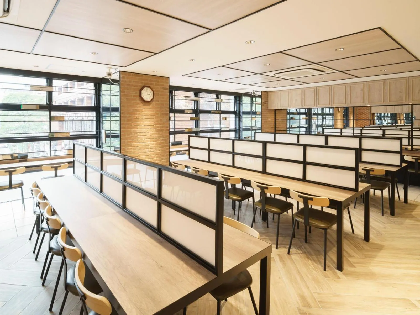 Lounge or bar in Super Hotel Yokohama Kannai