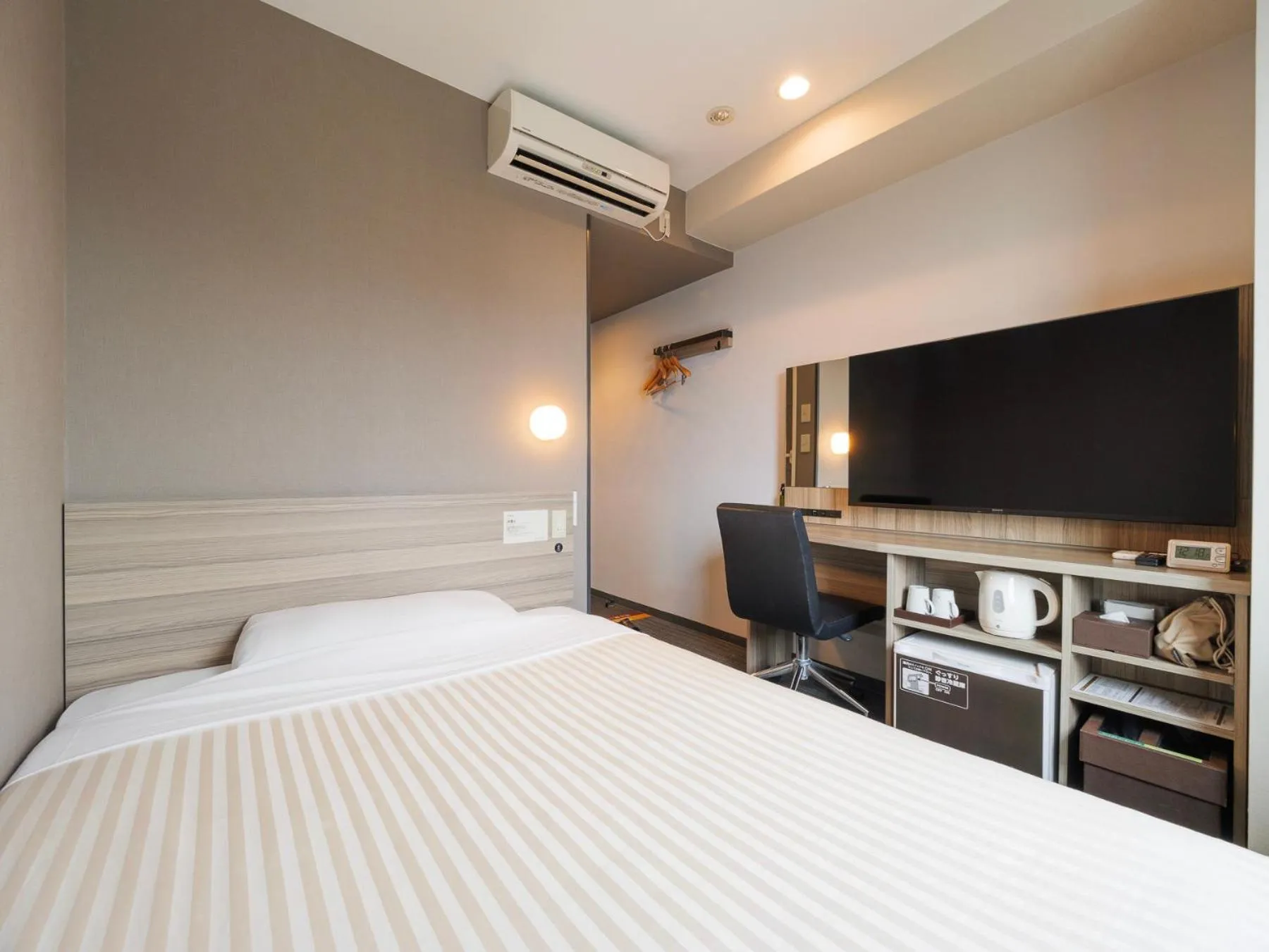 Bed in Super Hotel Yokohama Kannai