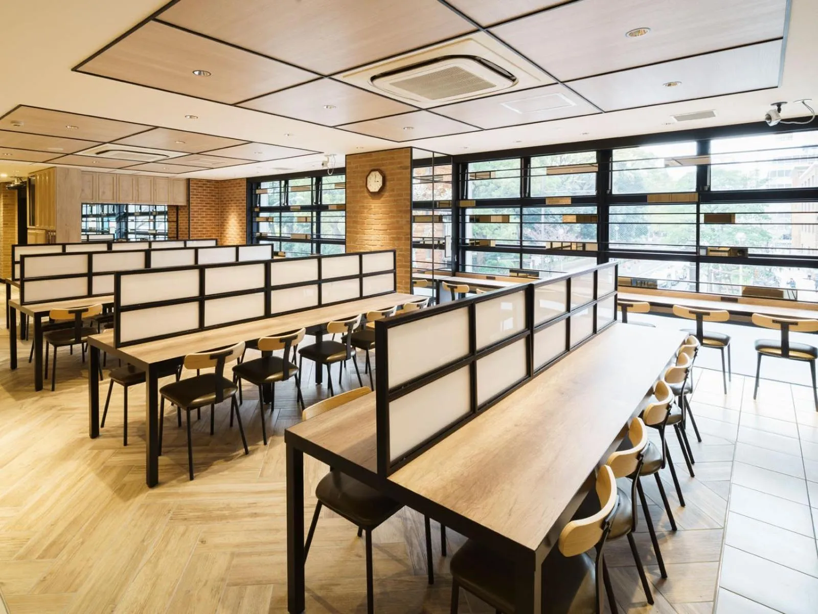 Lounge or bar in Super Hotel Yokohama Kannai