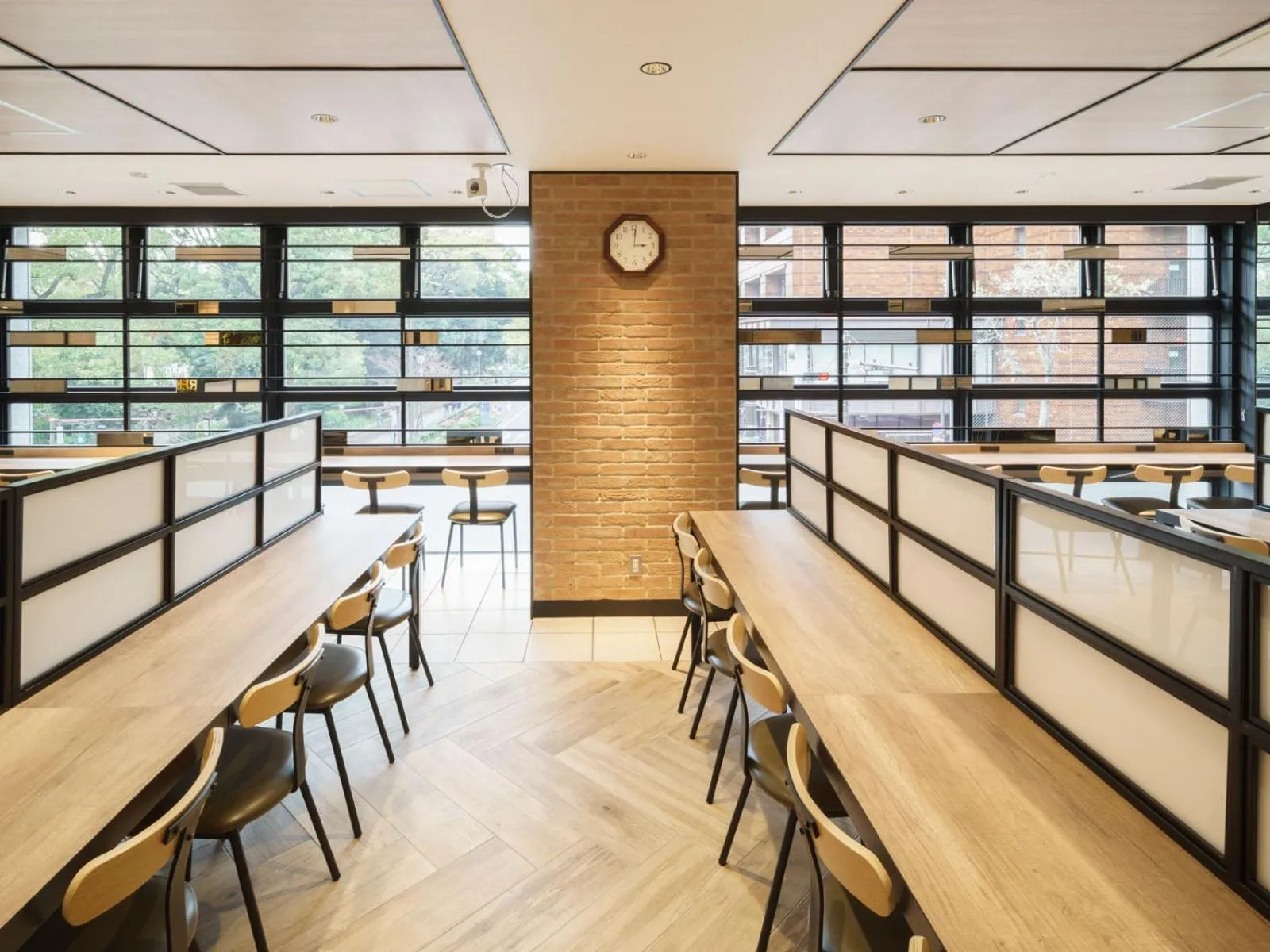 Lounge or bar in Super Hotel Yokohama Kannai