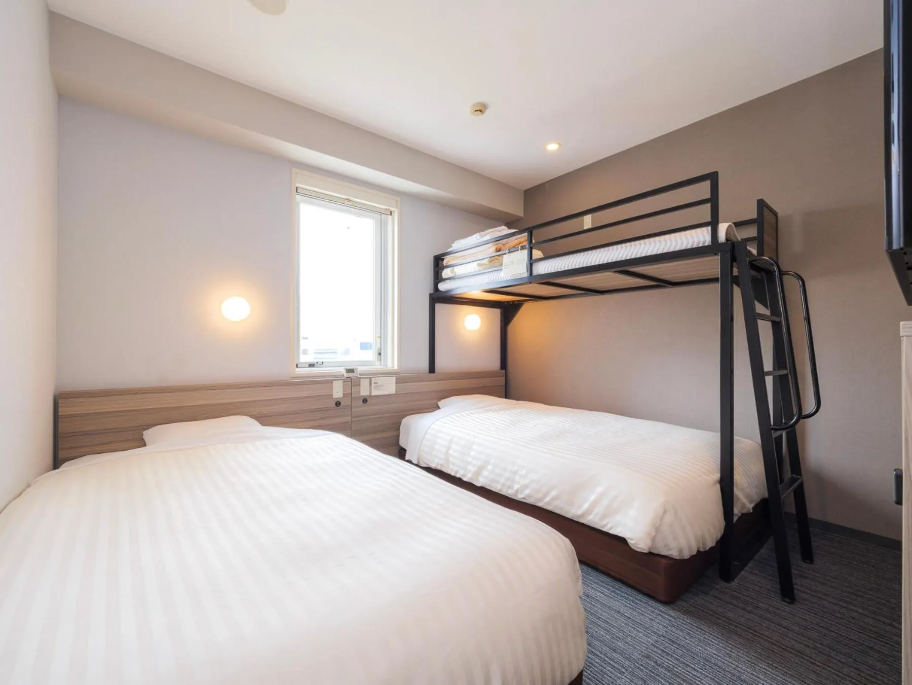 Bed in Super Hotel Yokohama Kannai