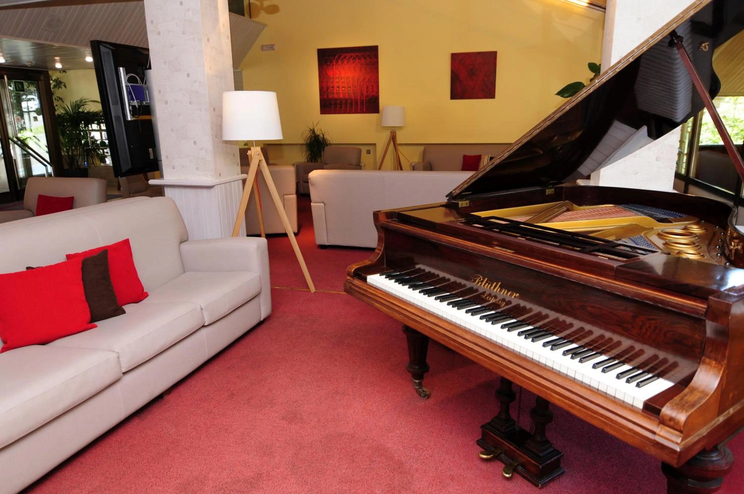 Lobby or reception in Hotel Sant Gothard by Nexta