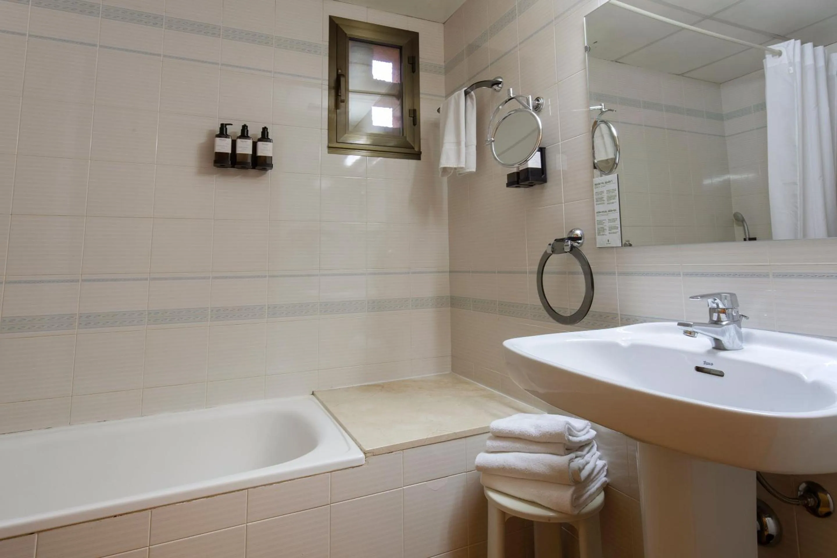 Bathroom in Hotel Sant Gothard by Nexta