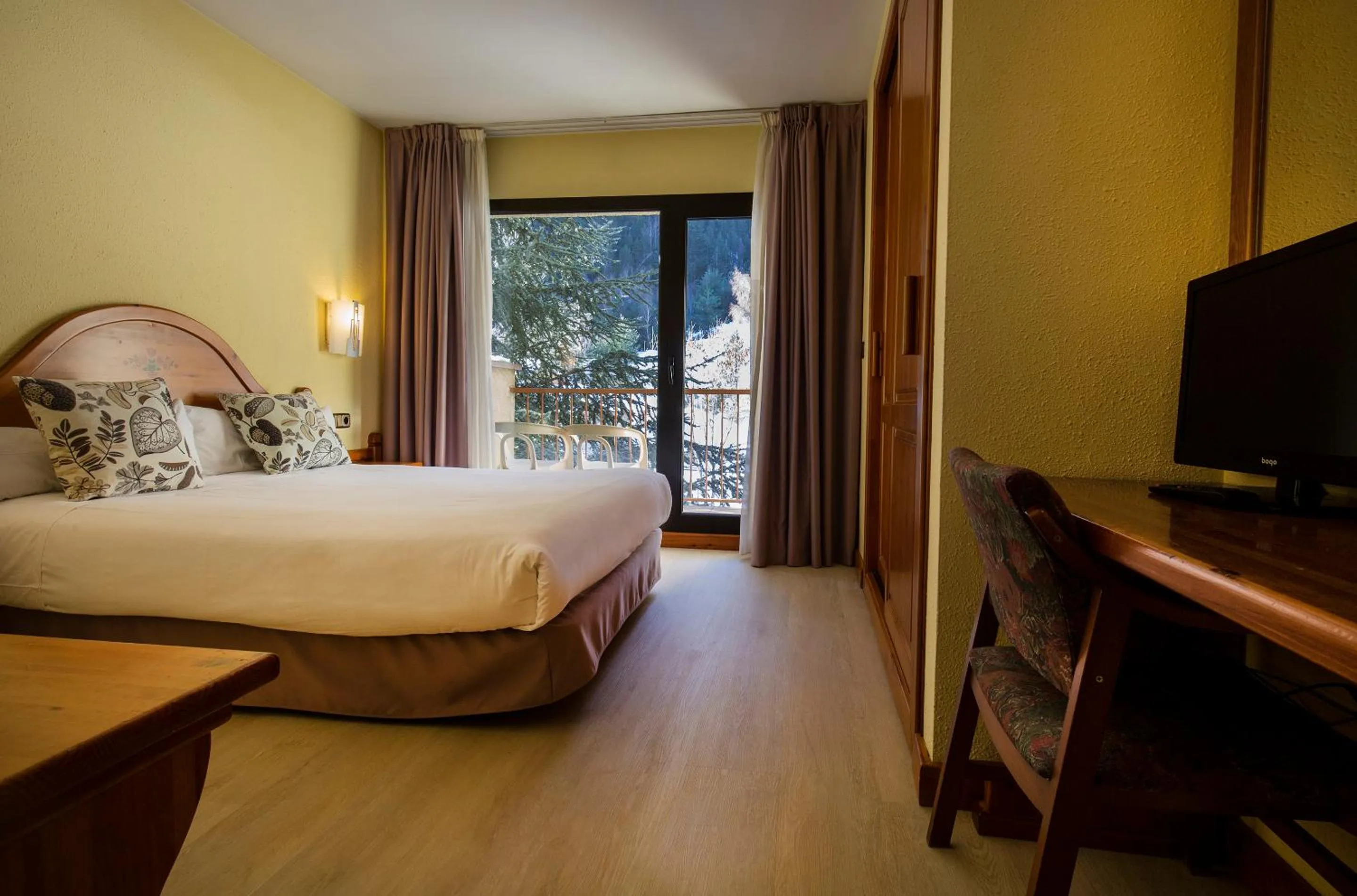 Bed in Hotel Sant Gothard by Nexta