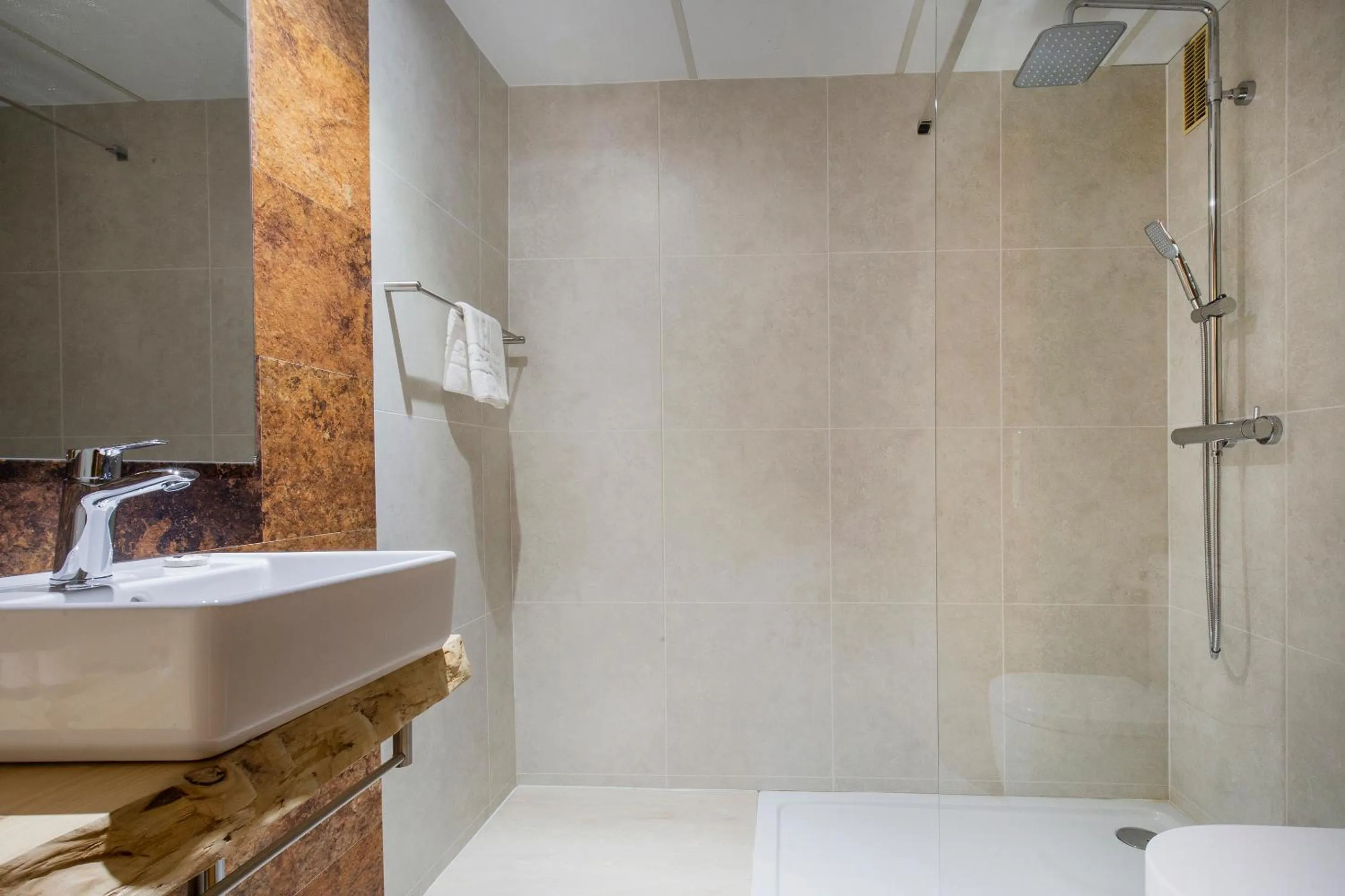 Shower in Hotel Sant Gothard by Nexta