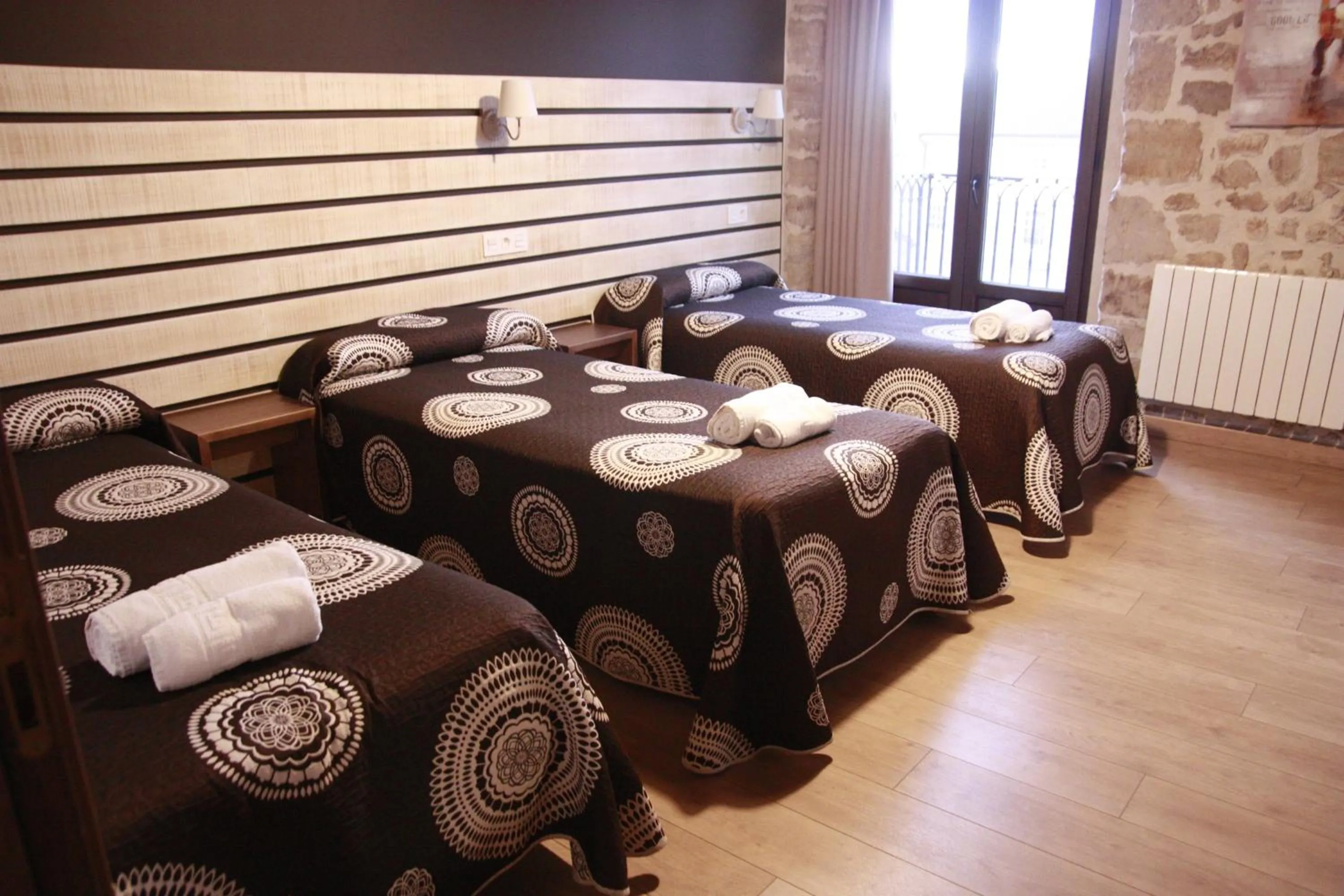 Photo of the whole room, Bed in La Casa de Beli