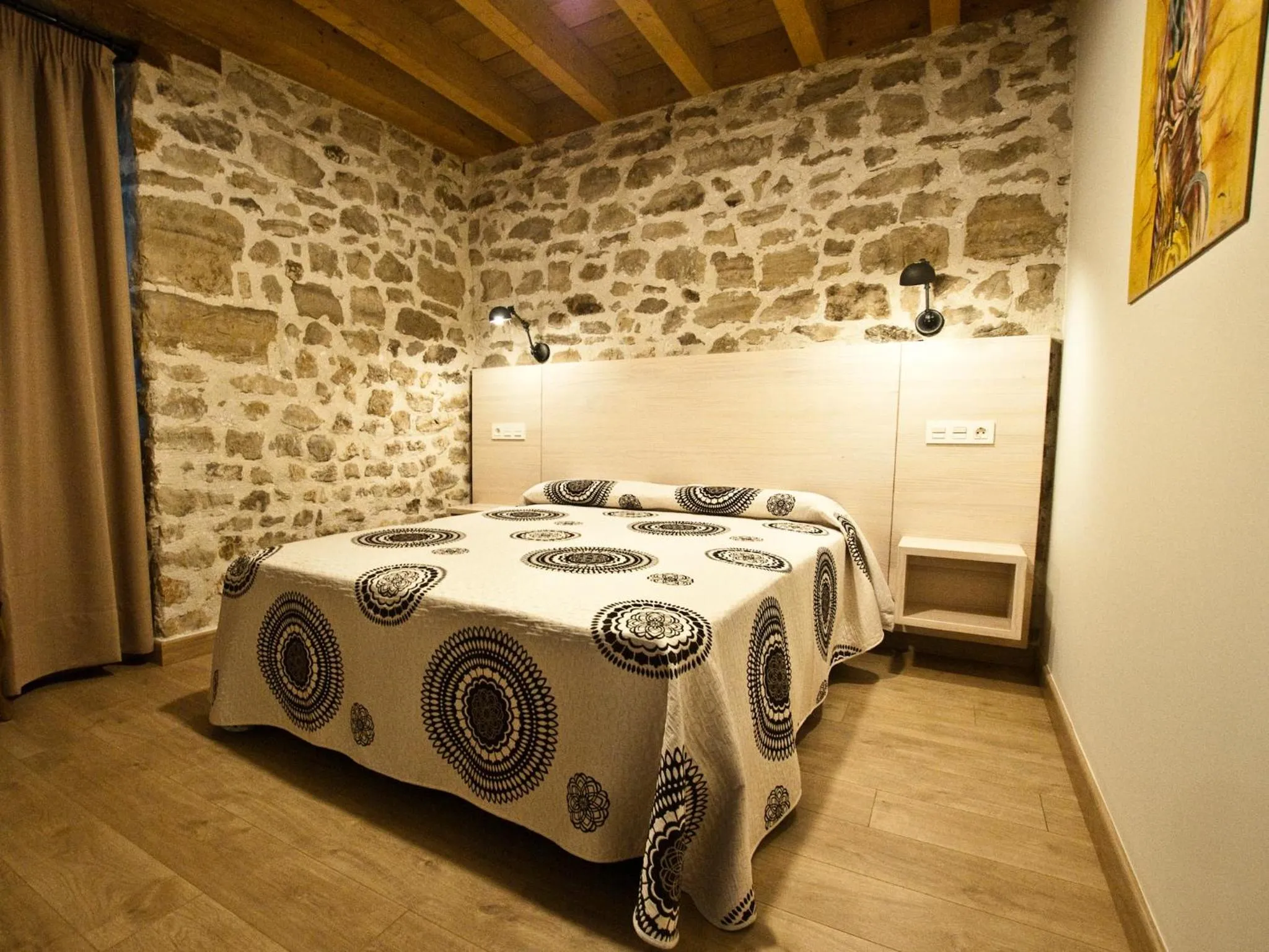 Photo of the whole room, Bed in La Casa de Beli