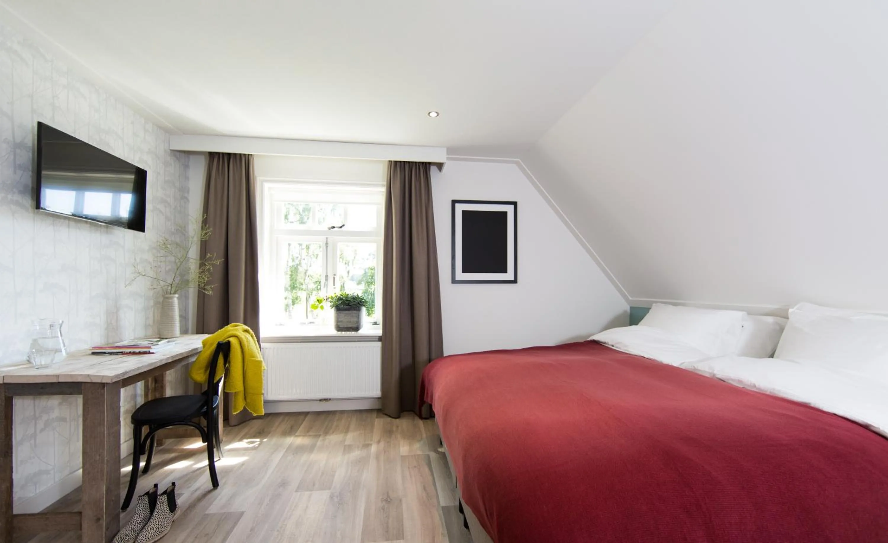 Shower, Bed in B&B De Beiert