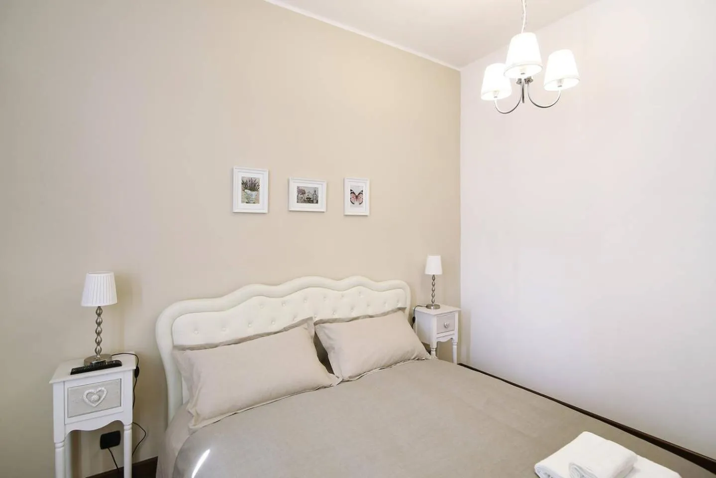 Bedroom, Bed in MC Guest House